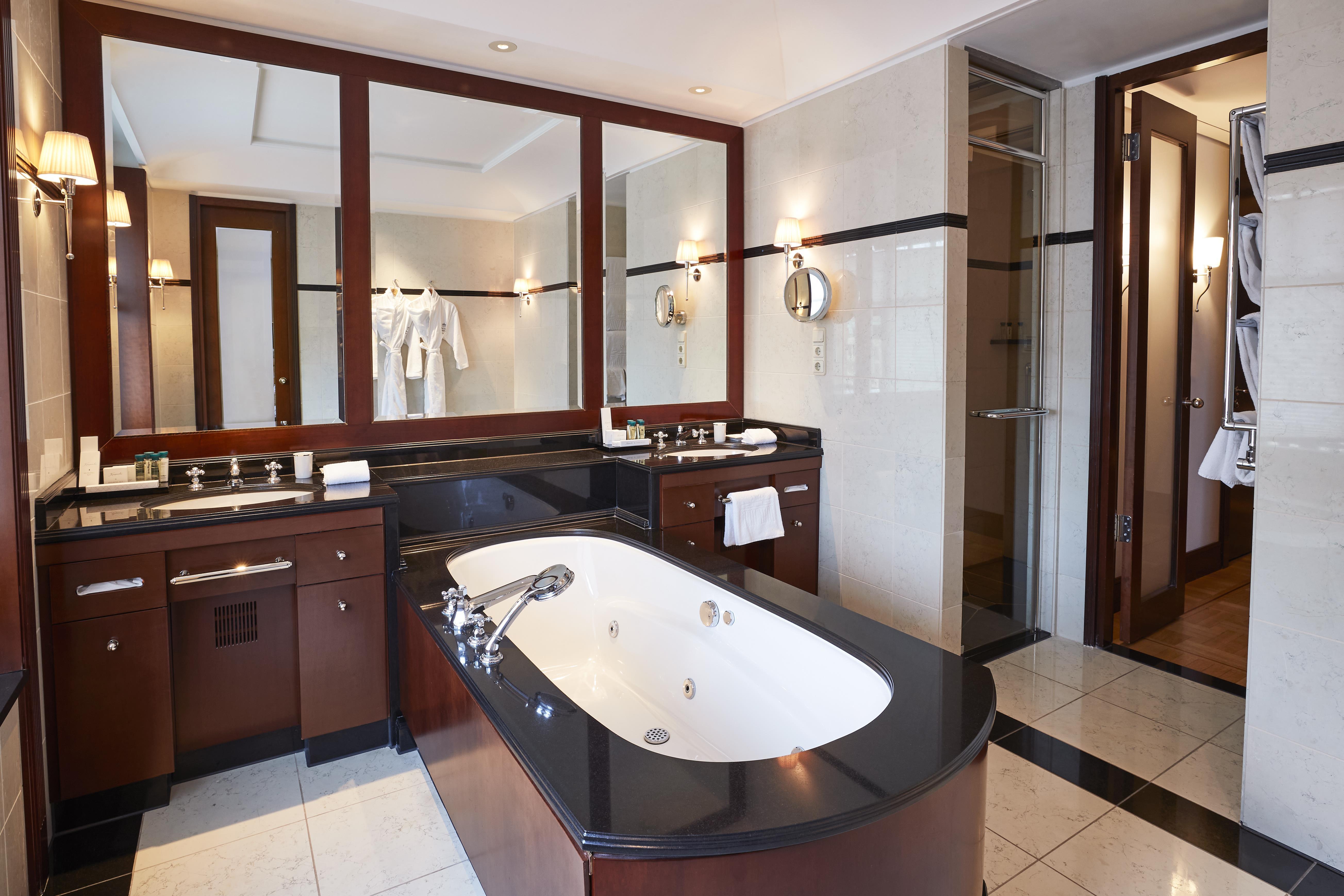 Suite with Views