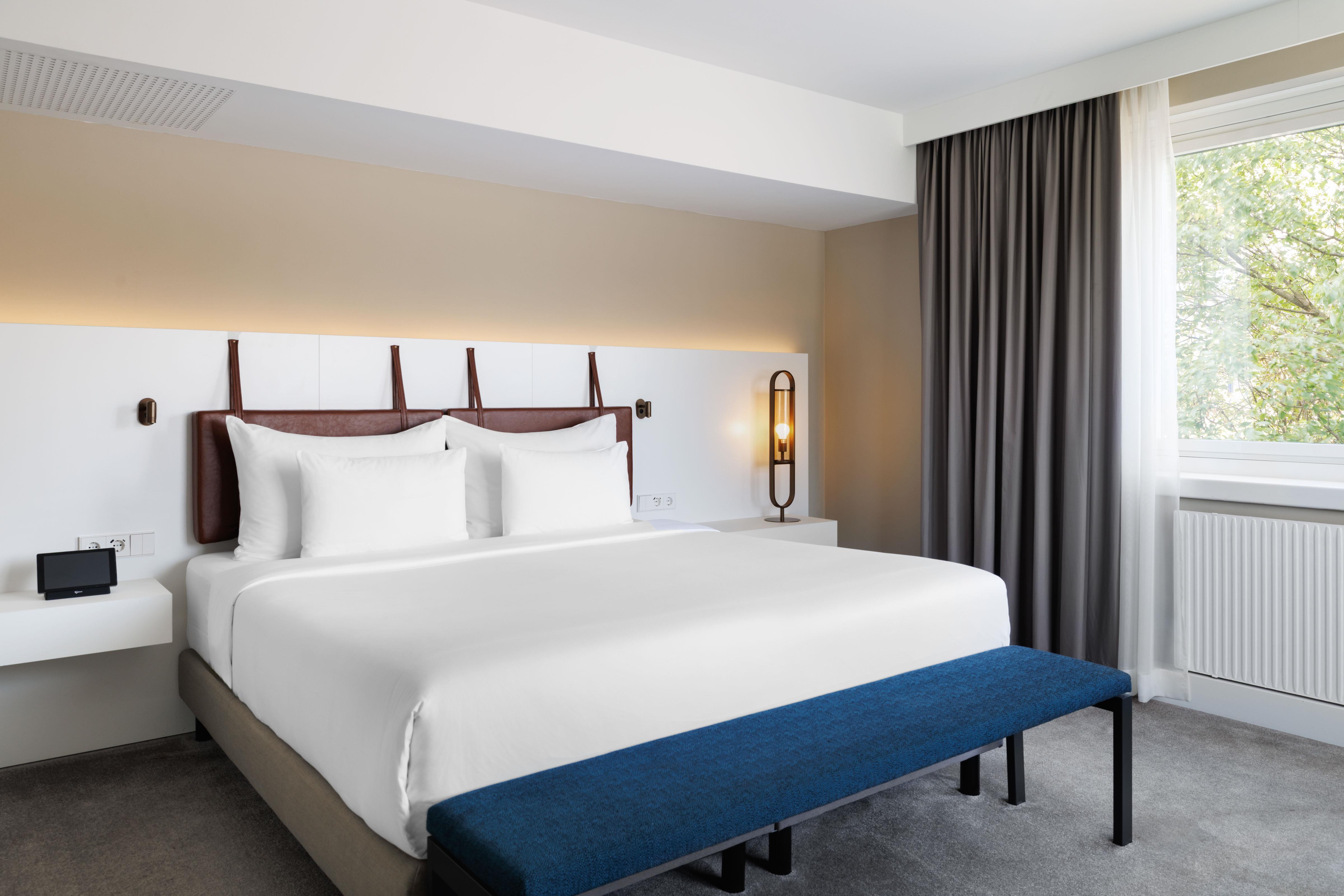 Junior Suite King Size Bed