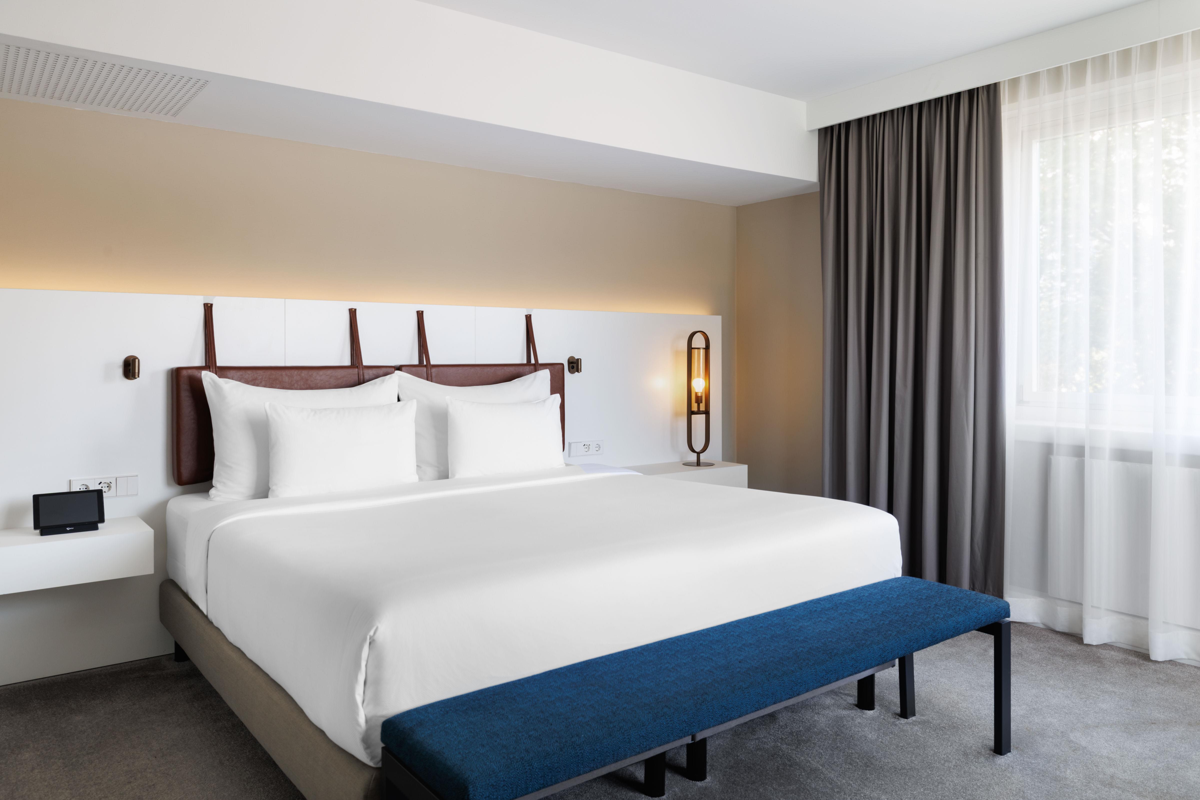 Junior Suite King Size Bed