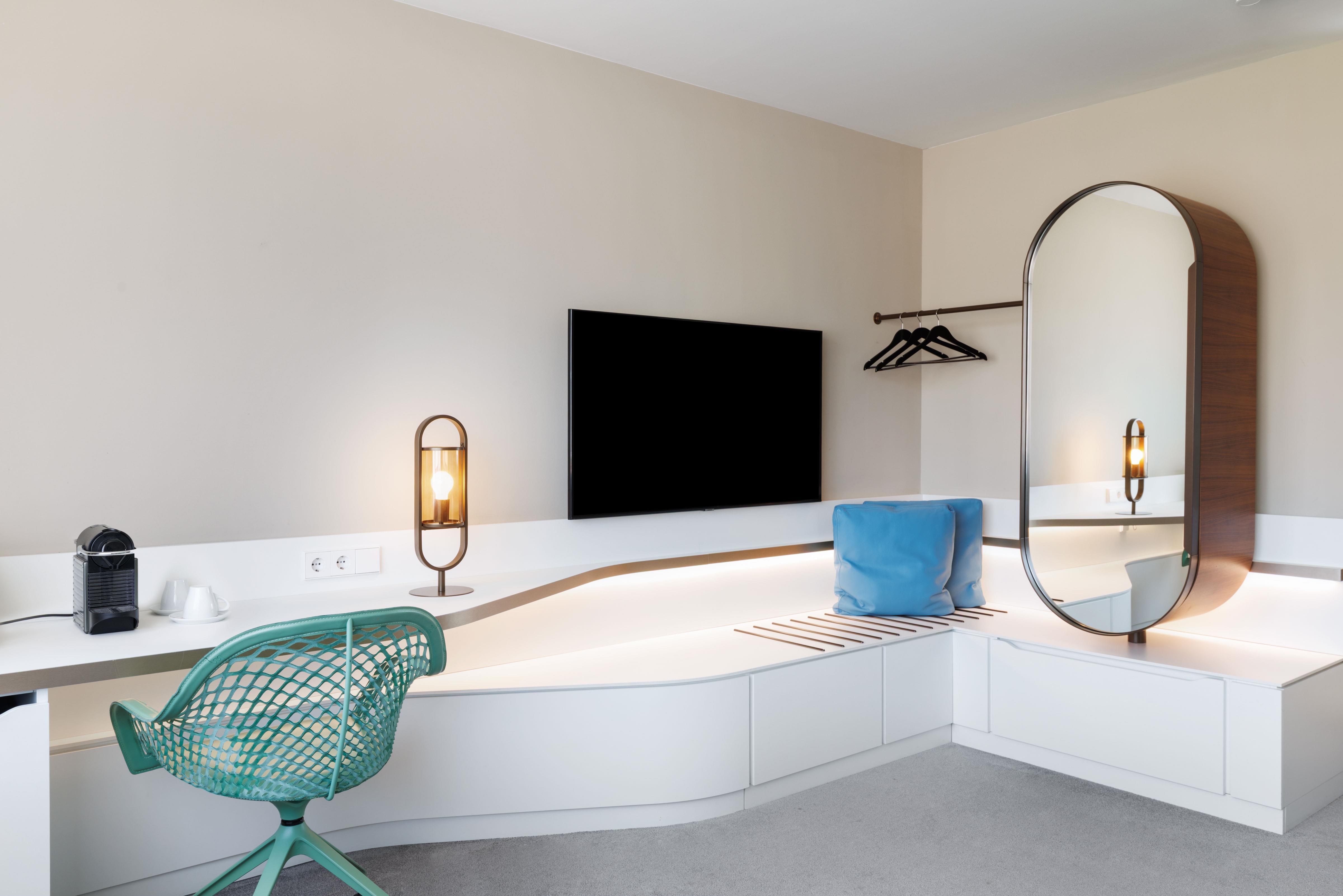 Junior Suite King Size Bed