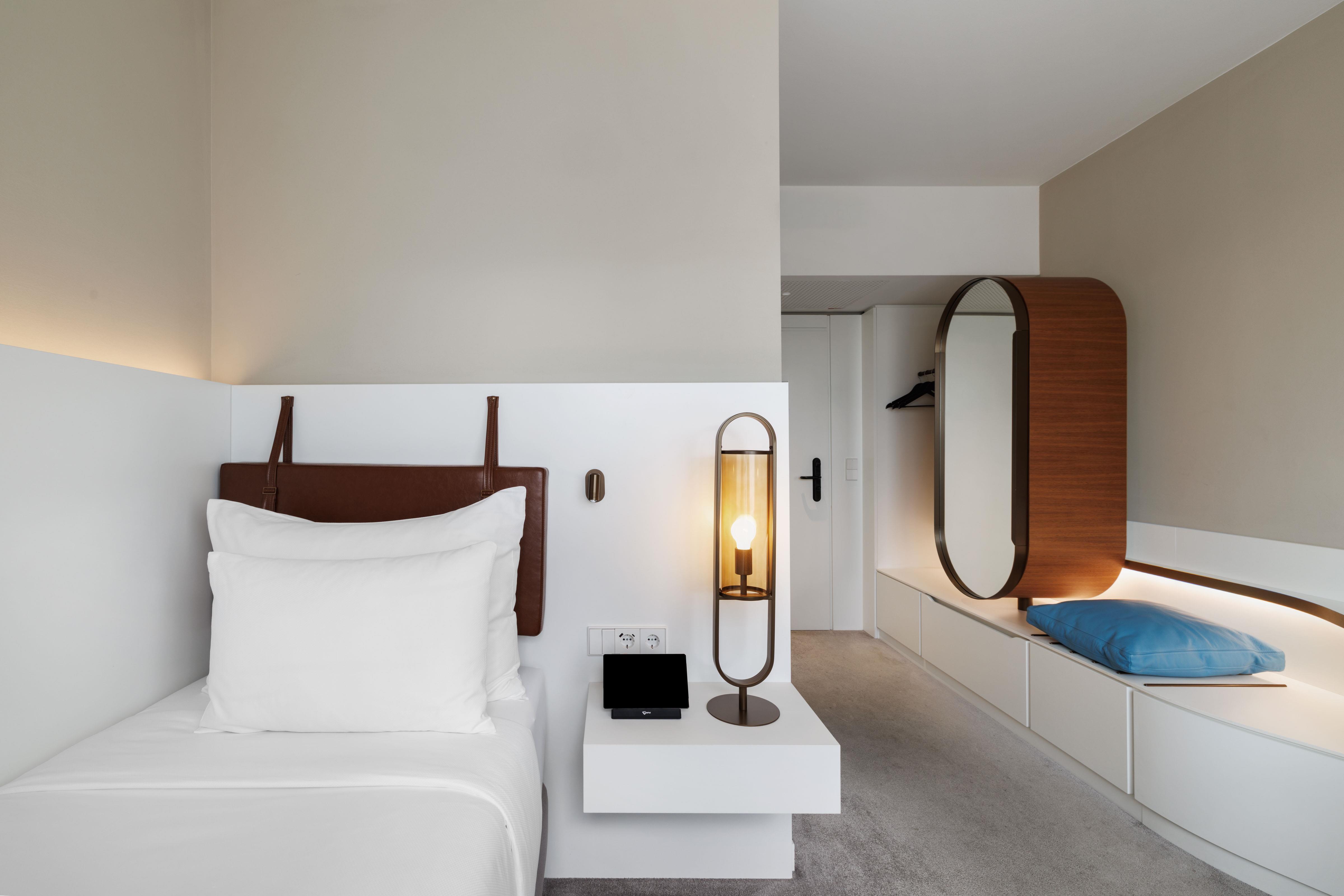 Single Guest Room