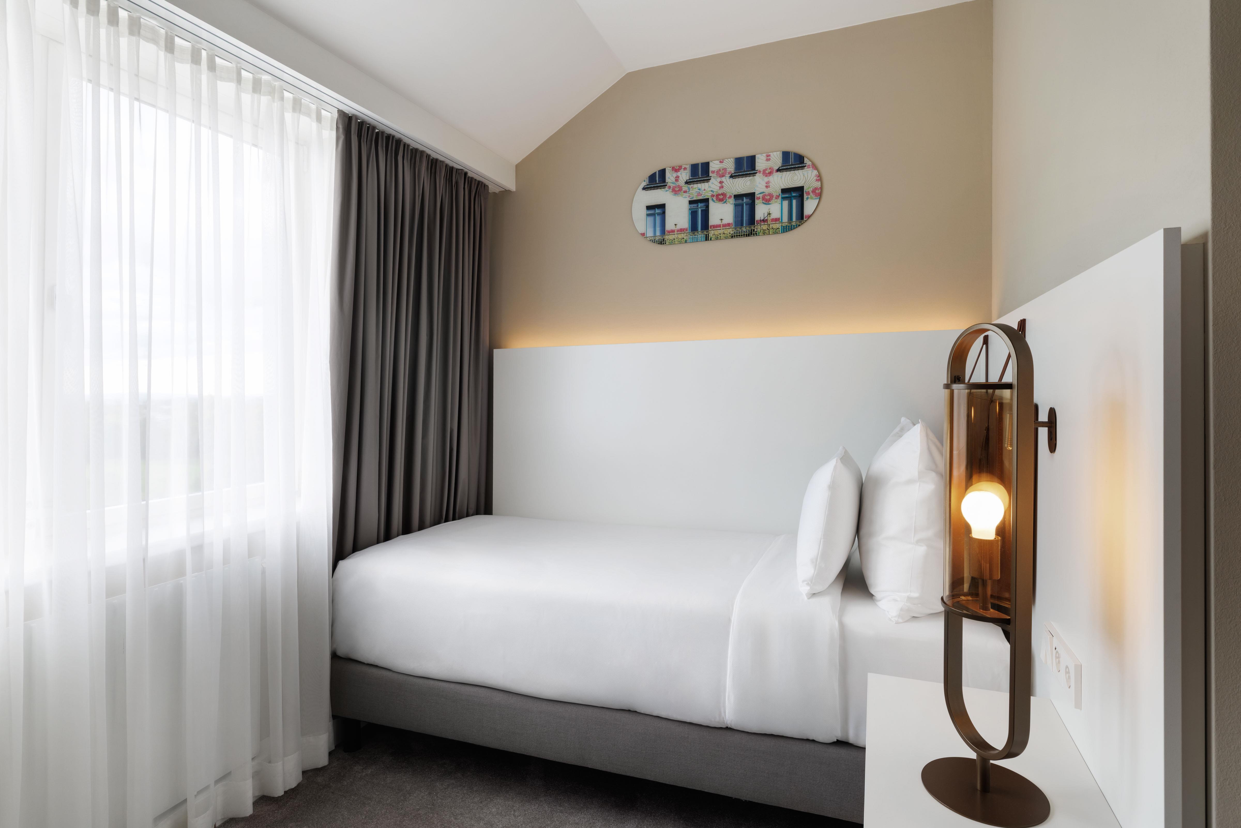 Single Guest Room