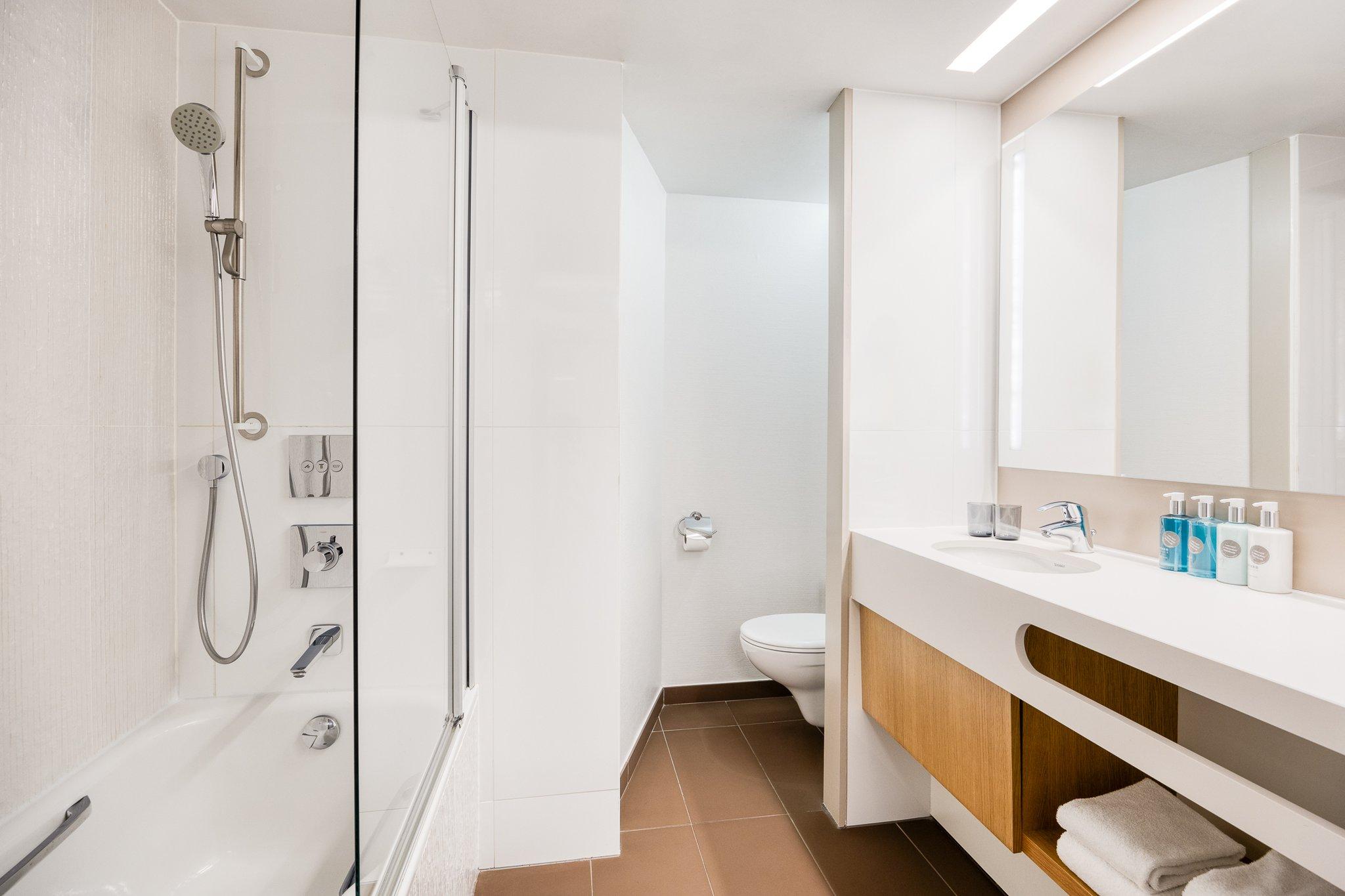 Double City View King Bed