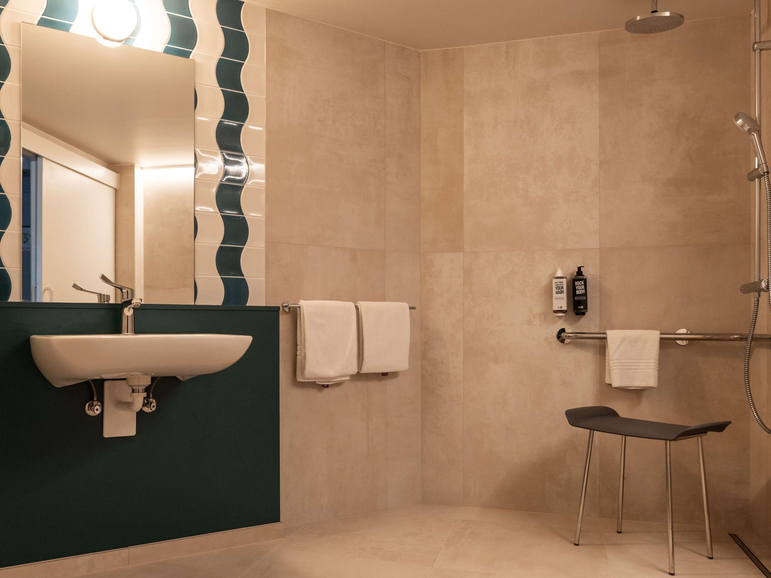 Double Accessible Superior