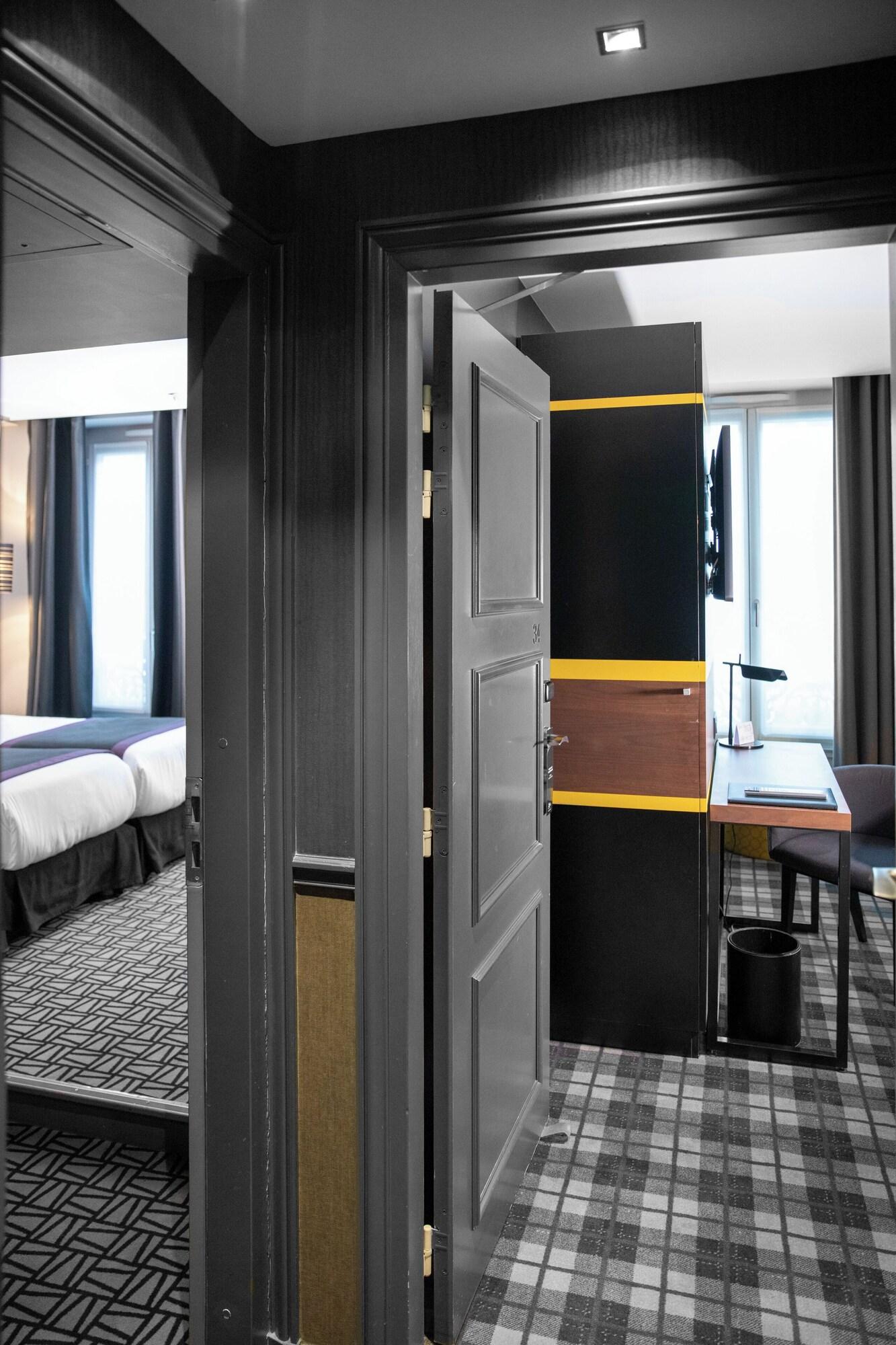 Double Connecting Room