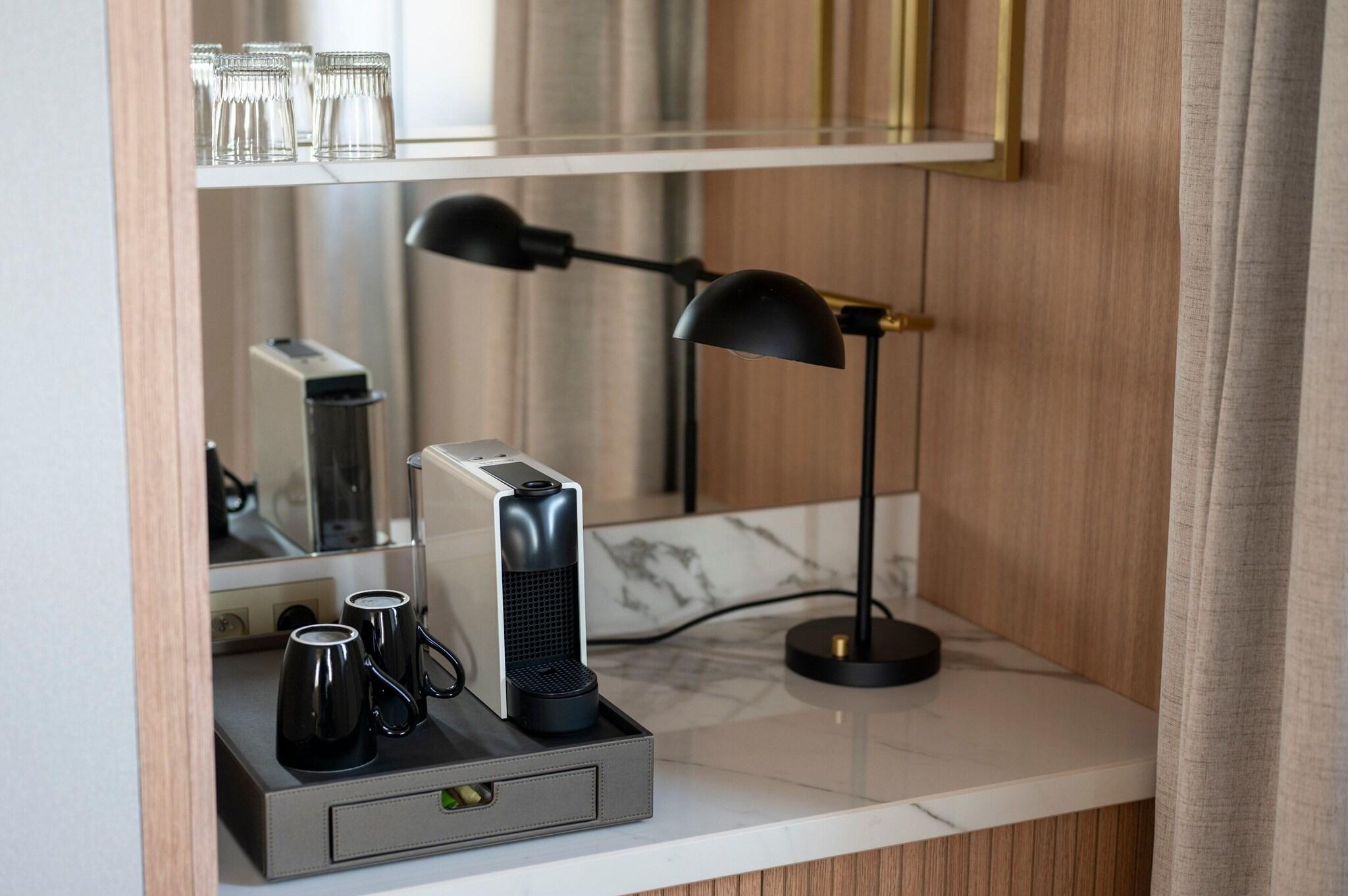 Studio Deluxe King Bed