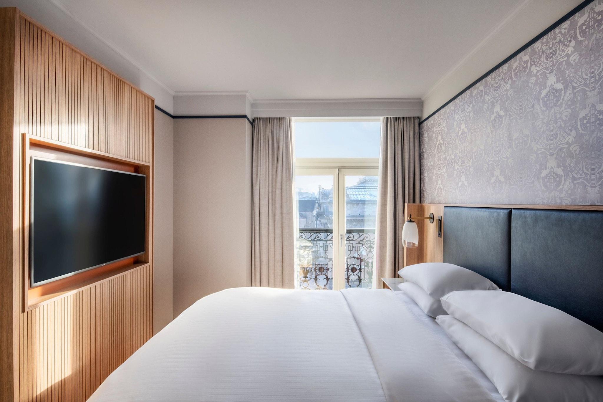 Junior Suite King Size Bed