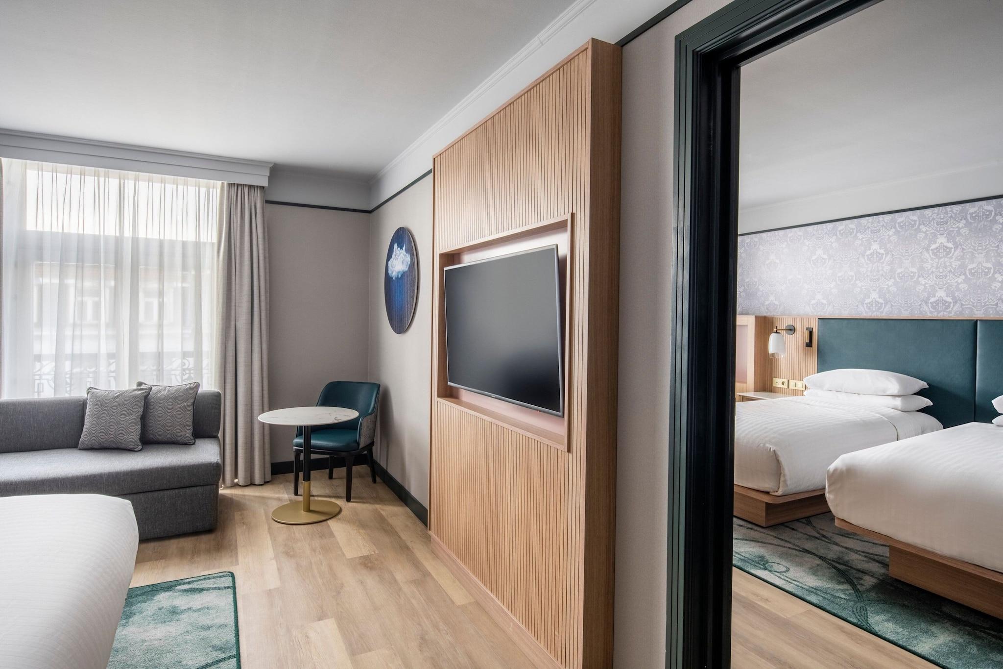 Family Room Connecting Room