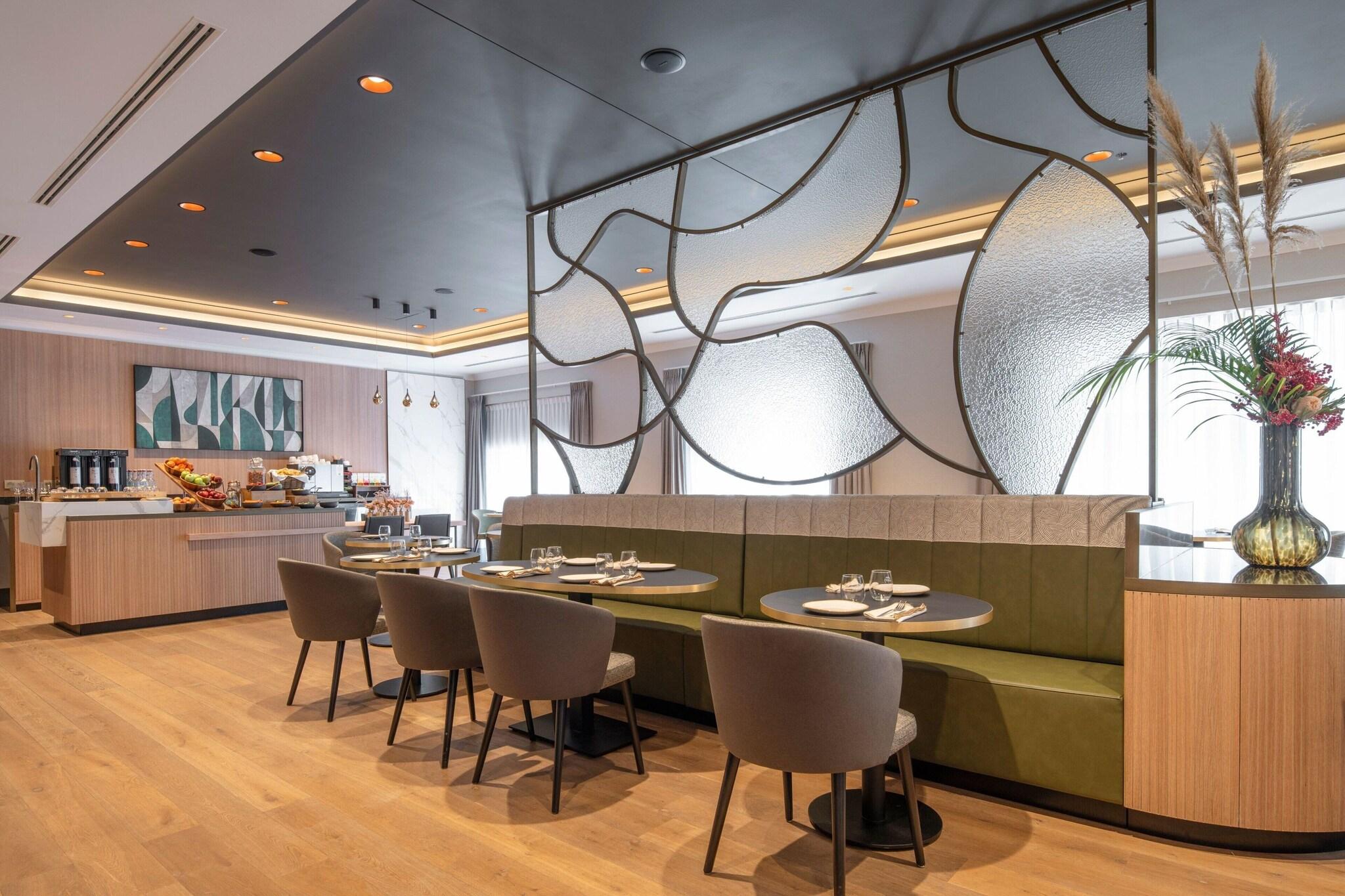 Junior Suite King Size Bed