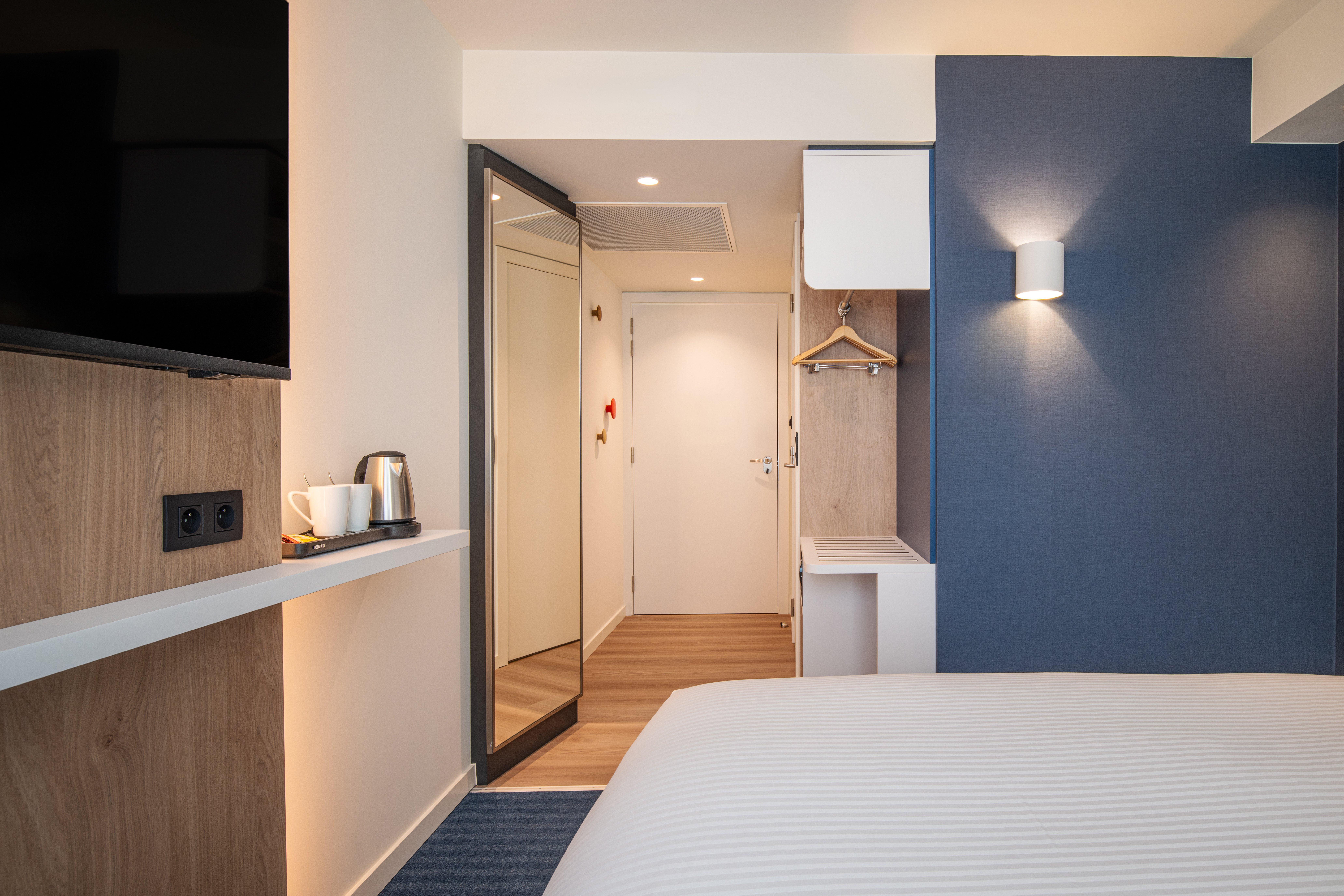 Double or Twin Standard