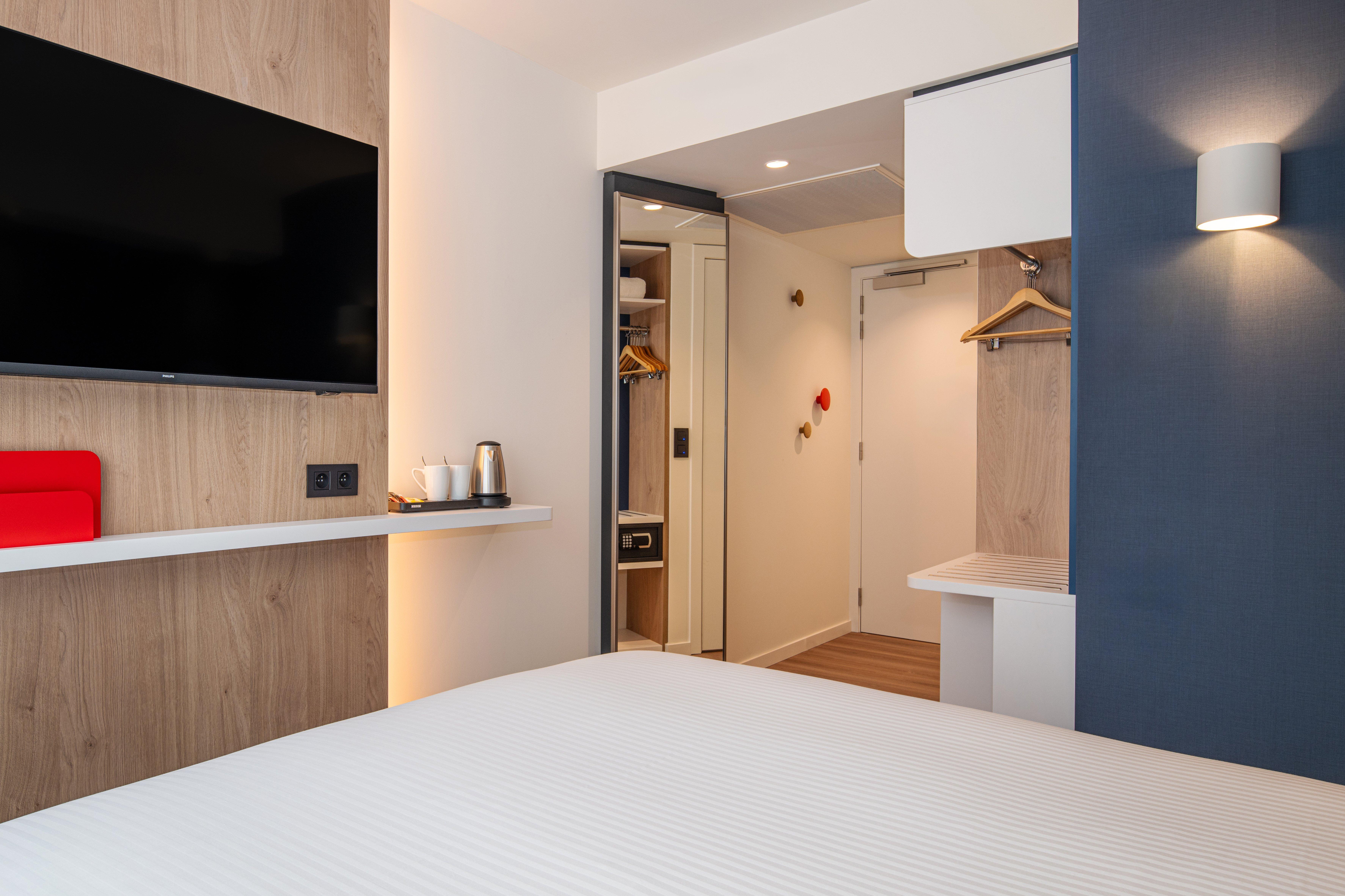 Double King Size Bed