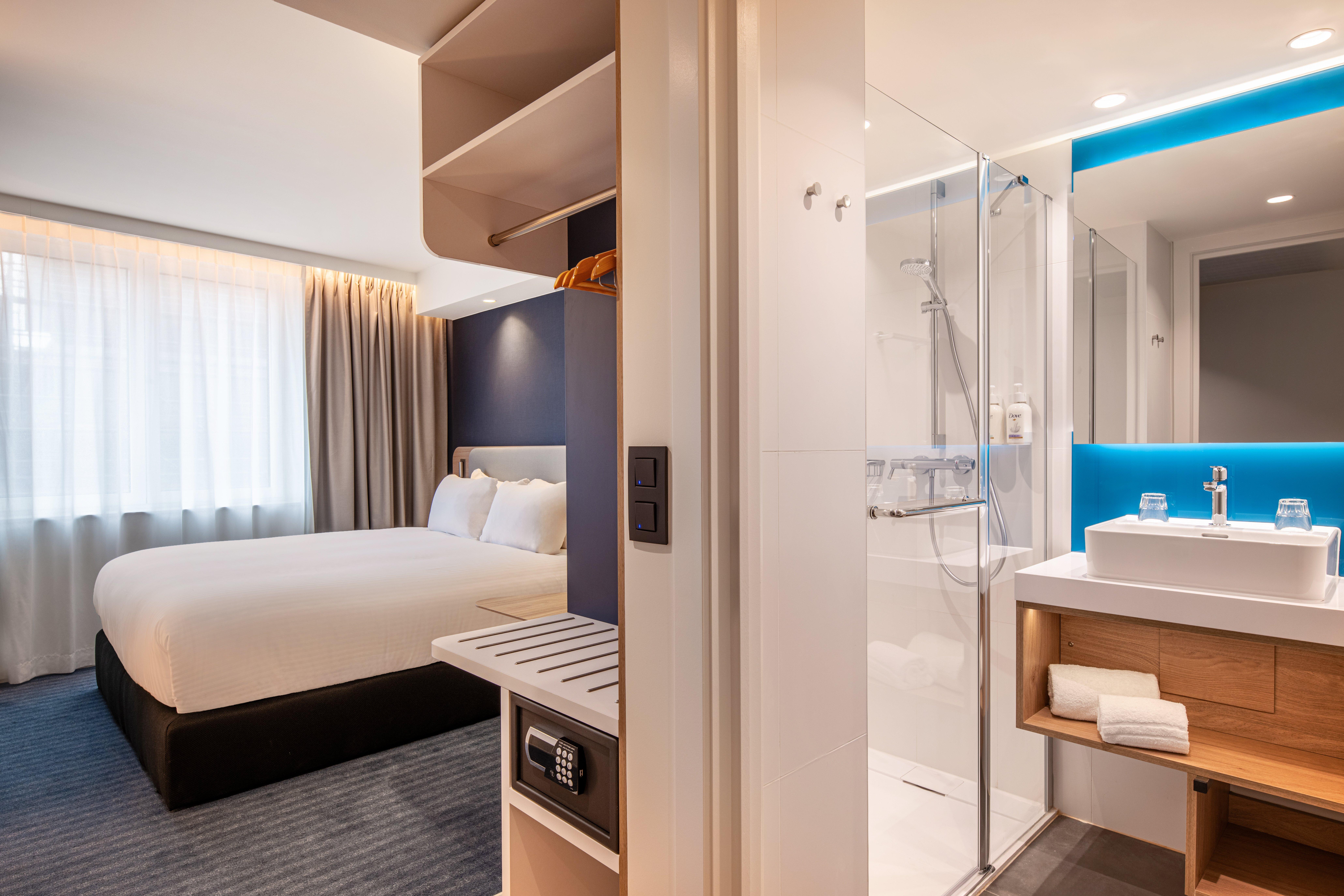 Double Queen Size Bed