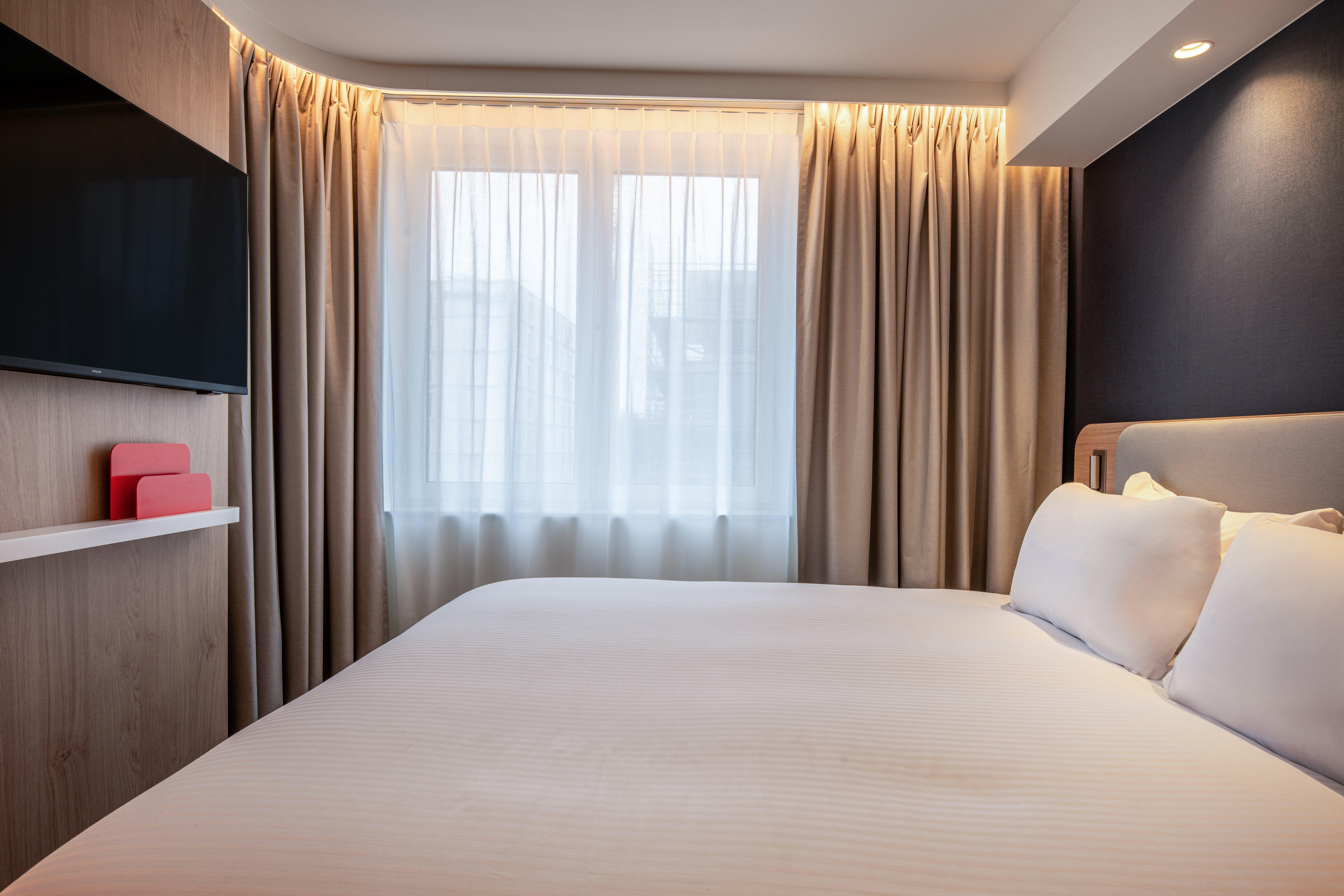 Double King Size Bed