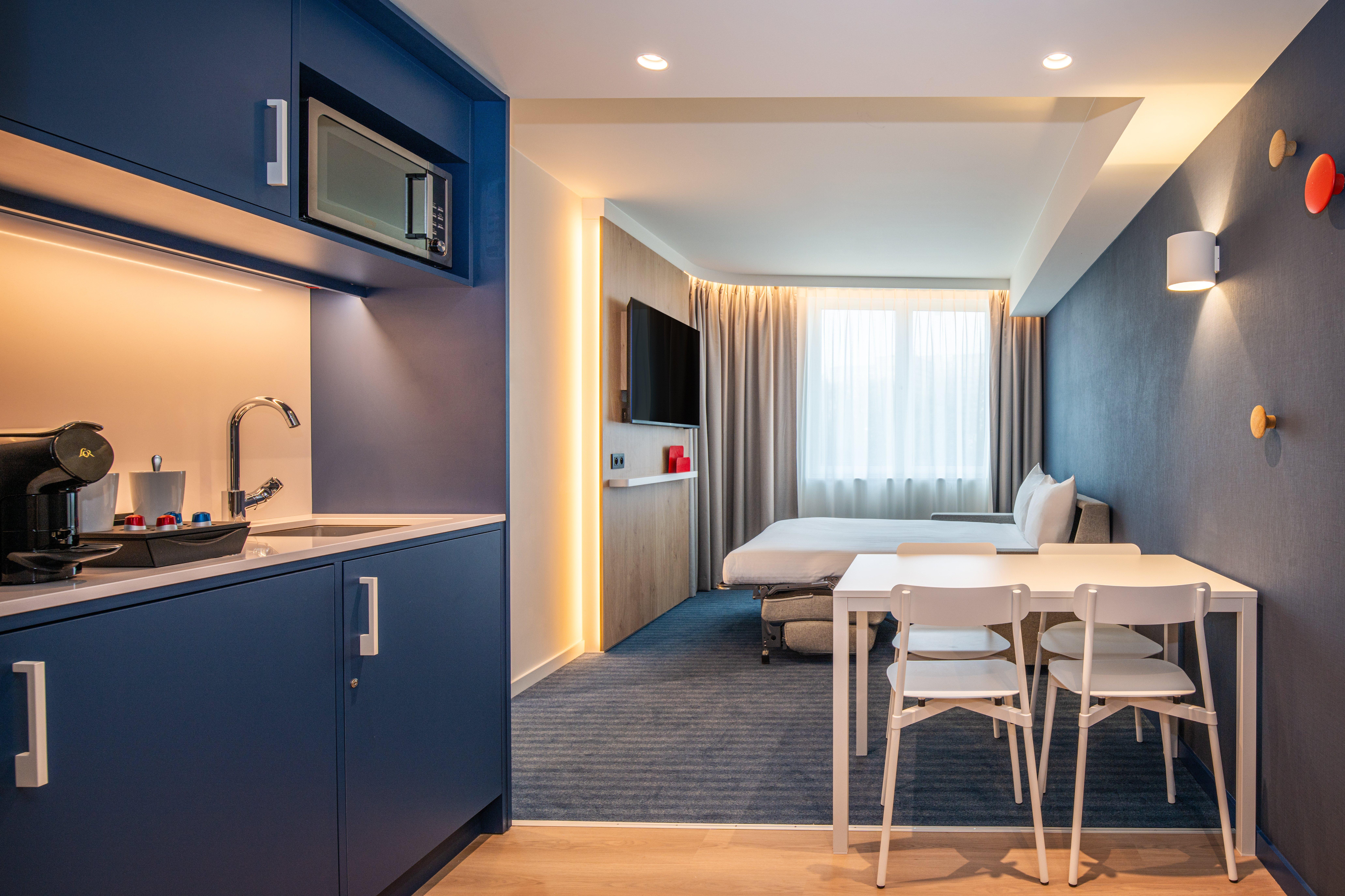 Suite with Kitchenette