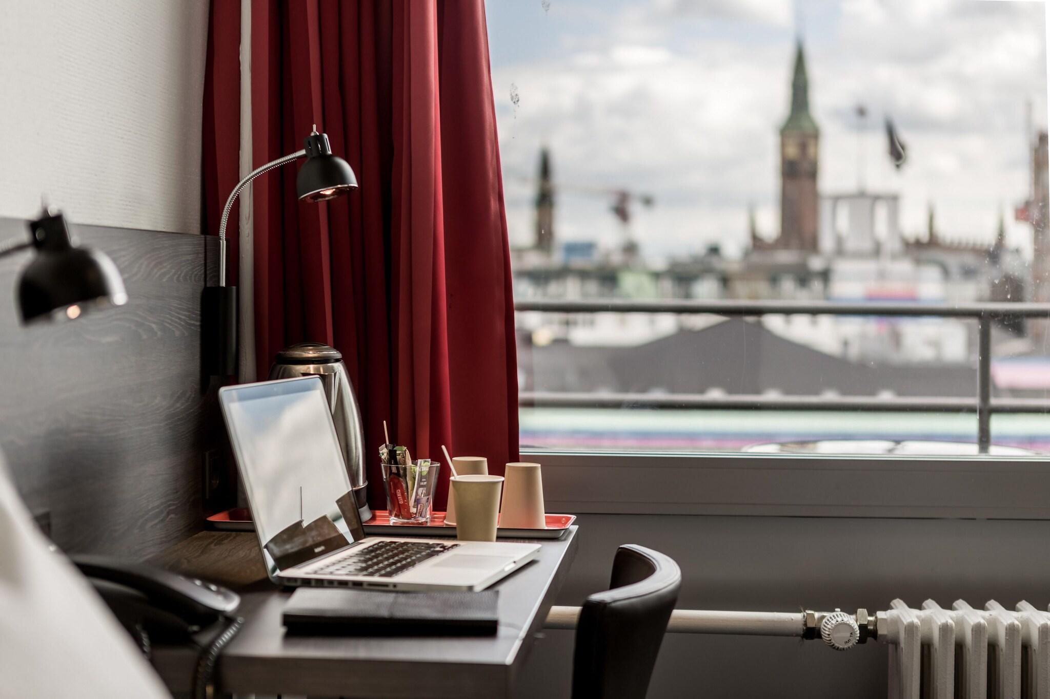 Double Queen Size Bed