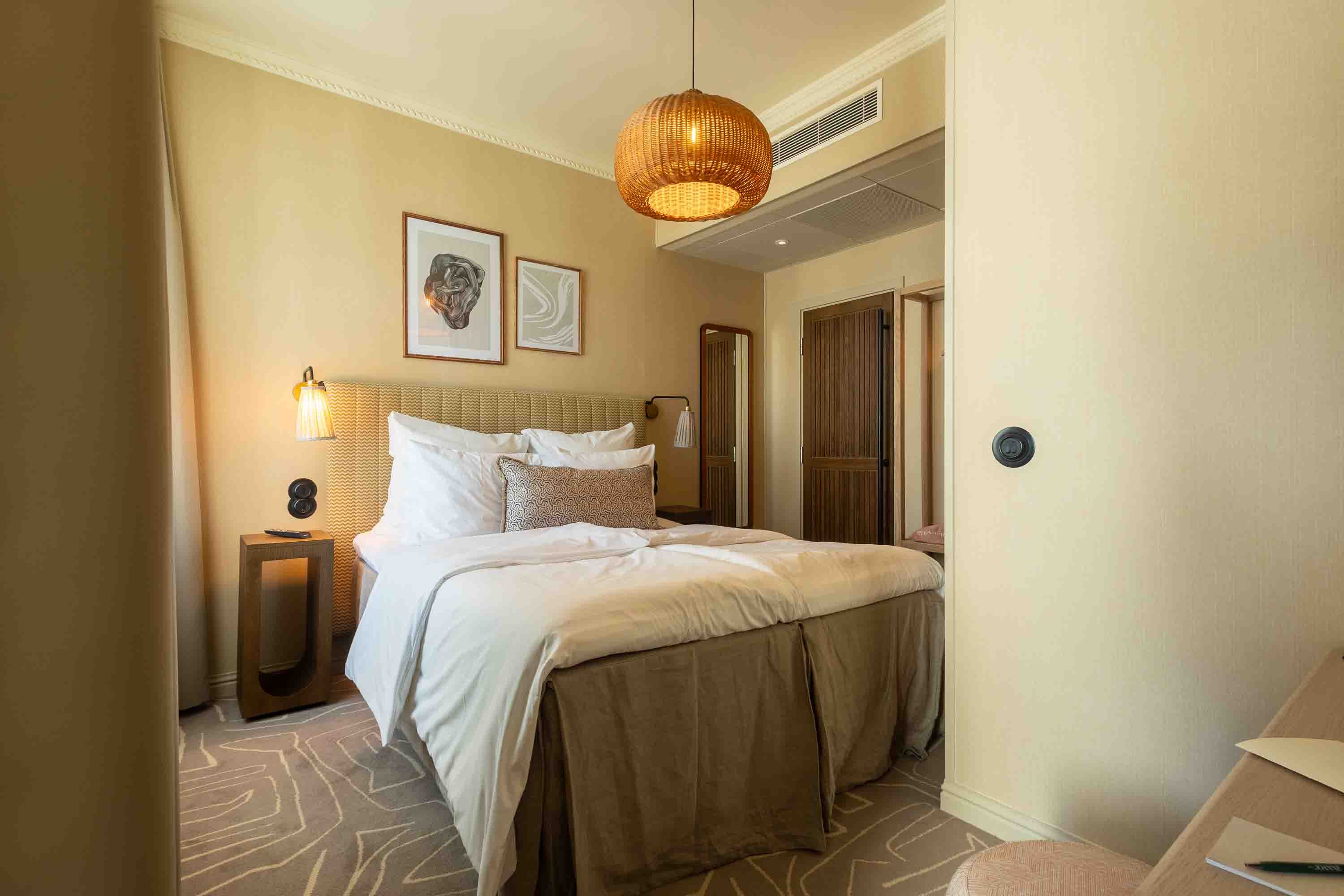 Double Queen Size Bed