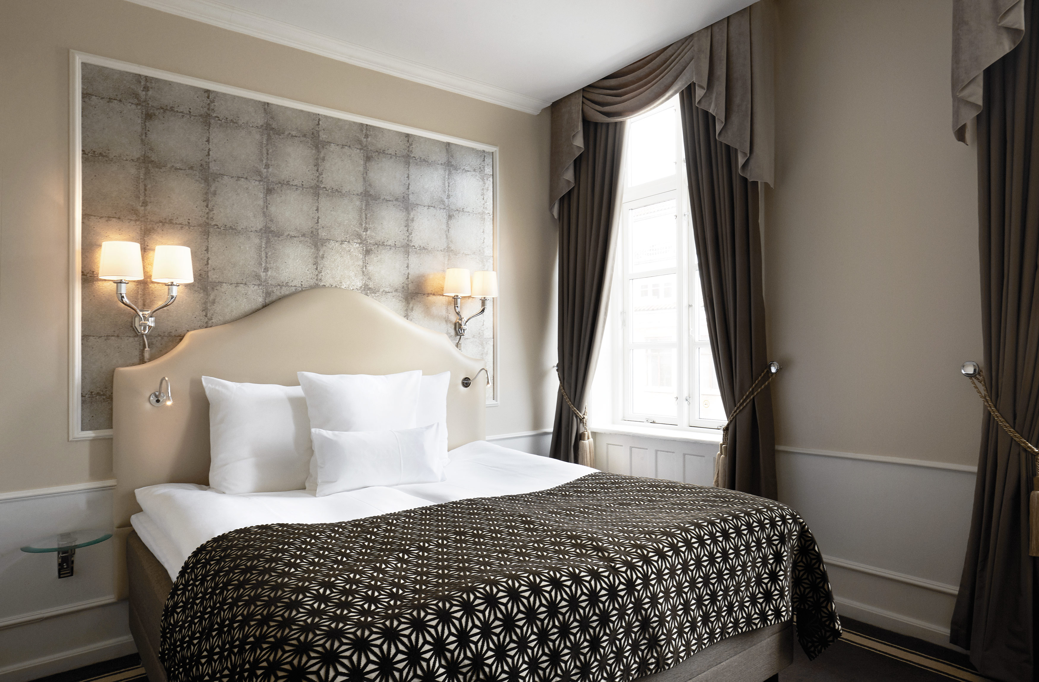 Double or Twin Standard