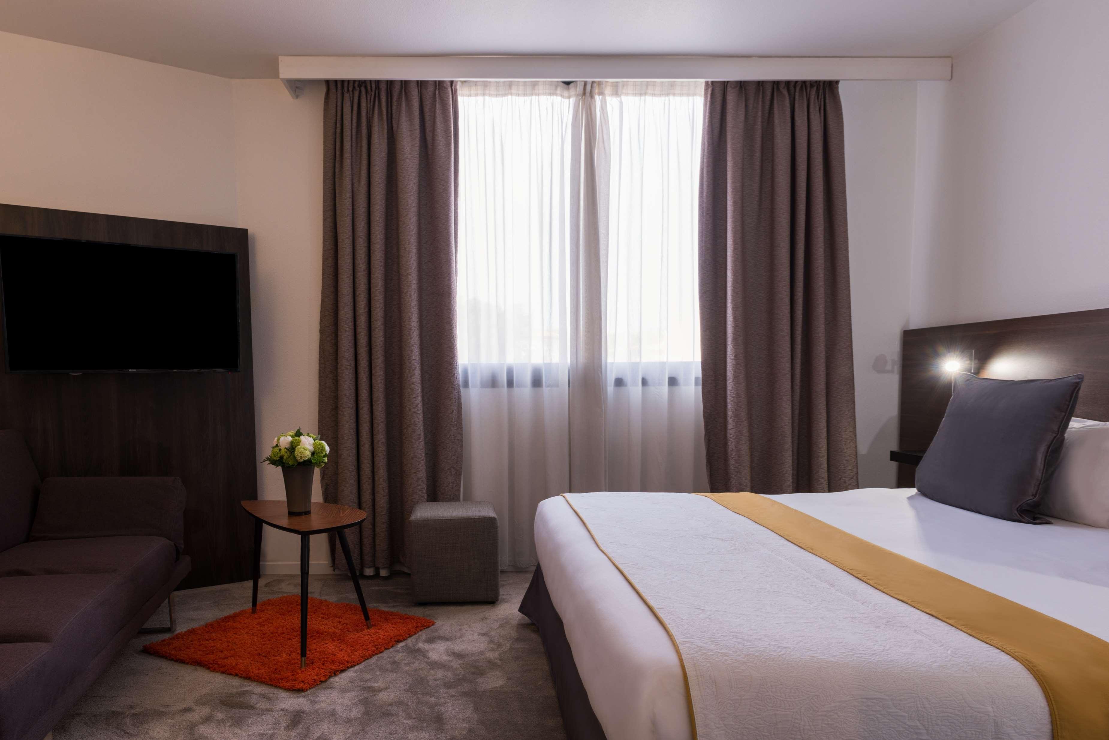 Double King Bed Non Smoking