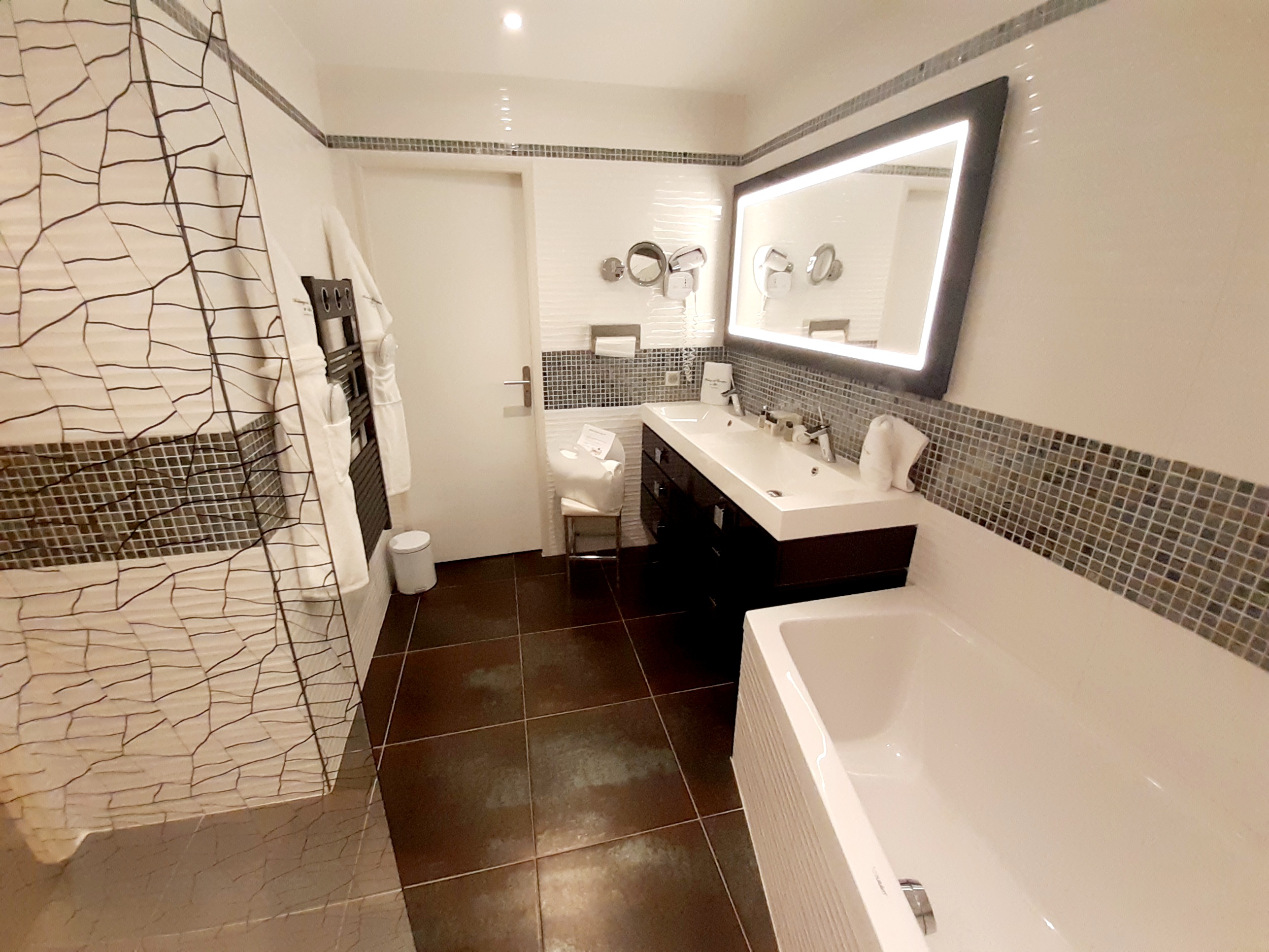 Double or Twin Deluxe