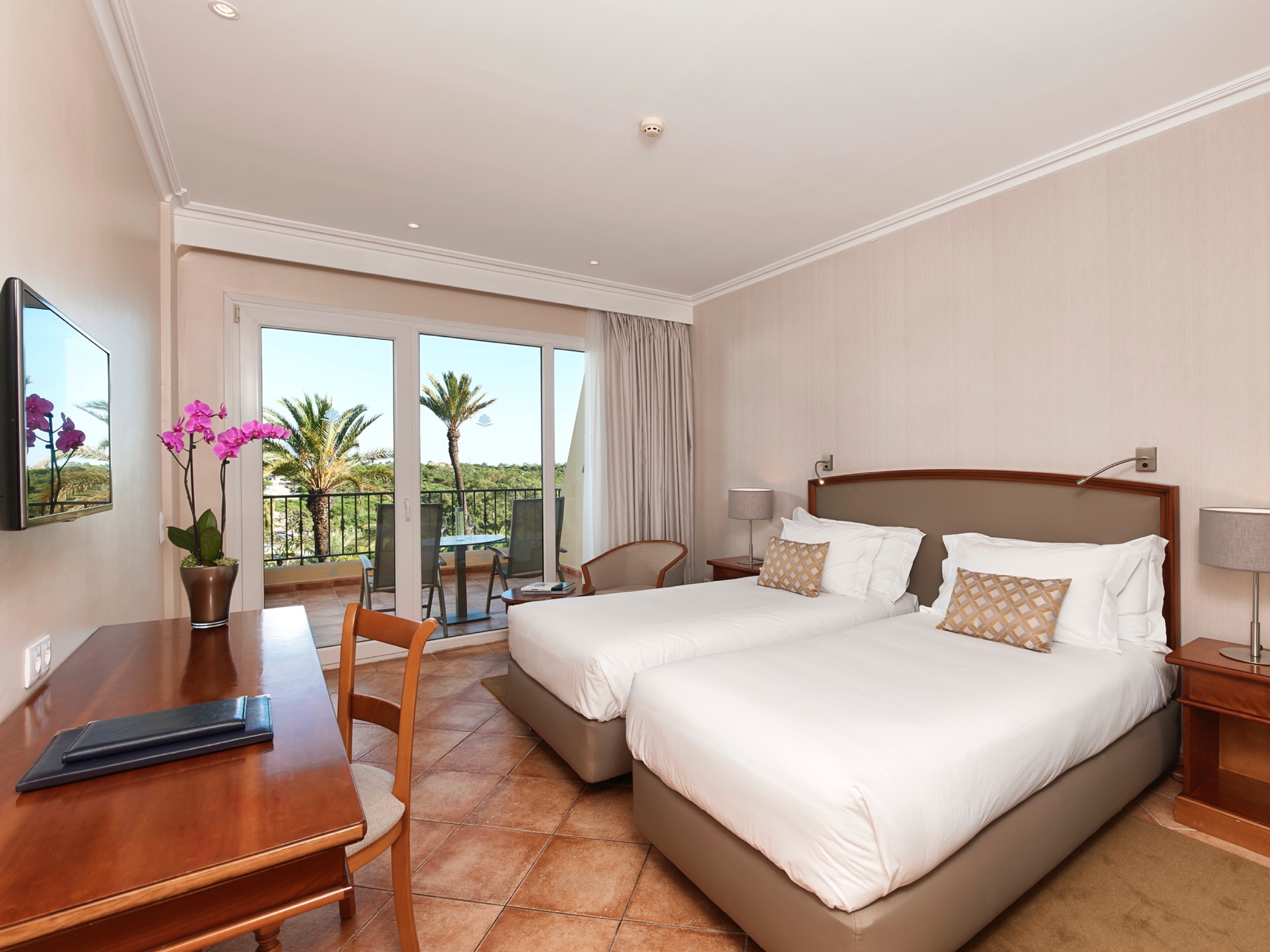 Family Room Garden View