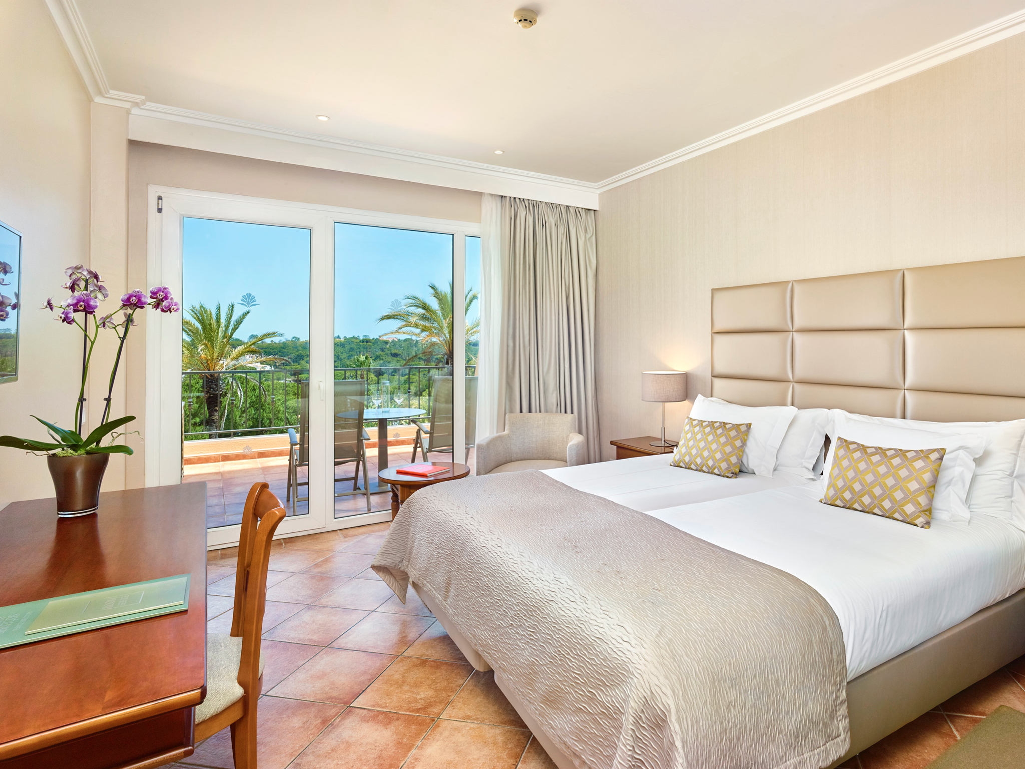 Double or Twin Side Sea View