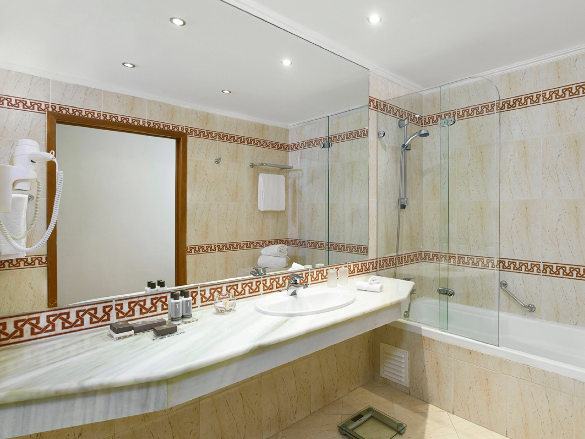 Double or Twin Side Sea View