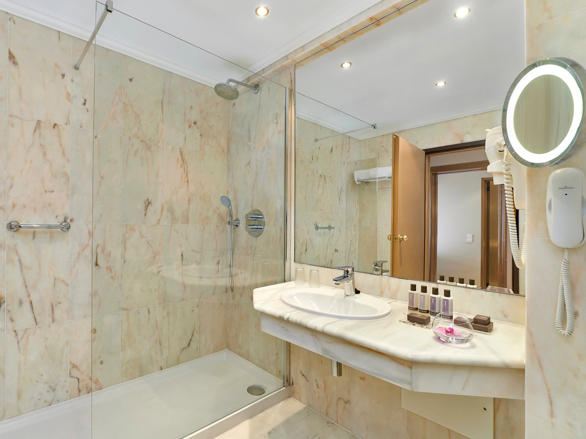 Double or Twin Side Sea View