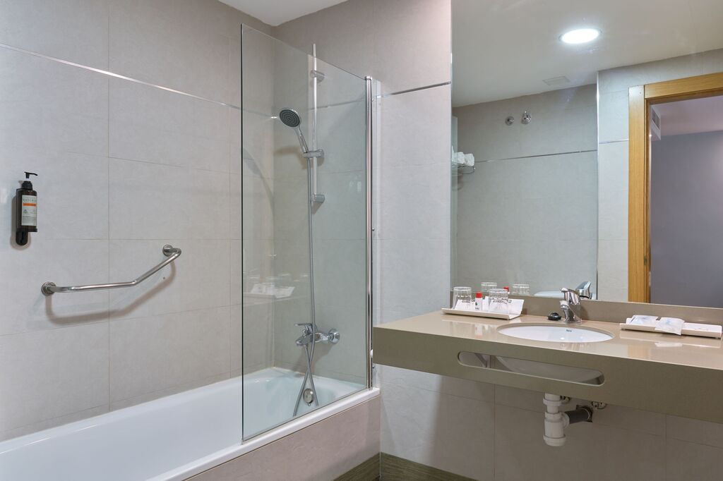 Family Room Capacity 4