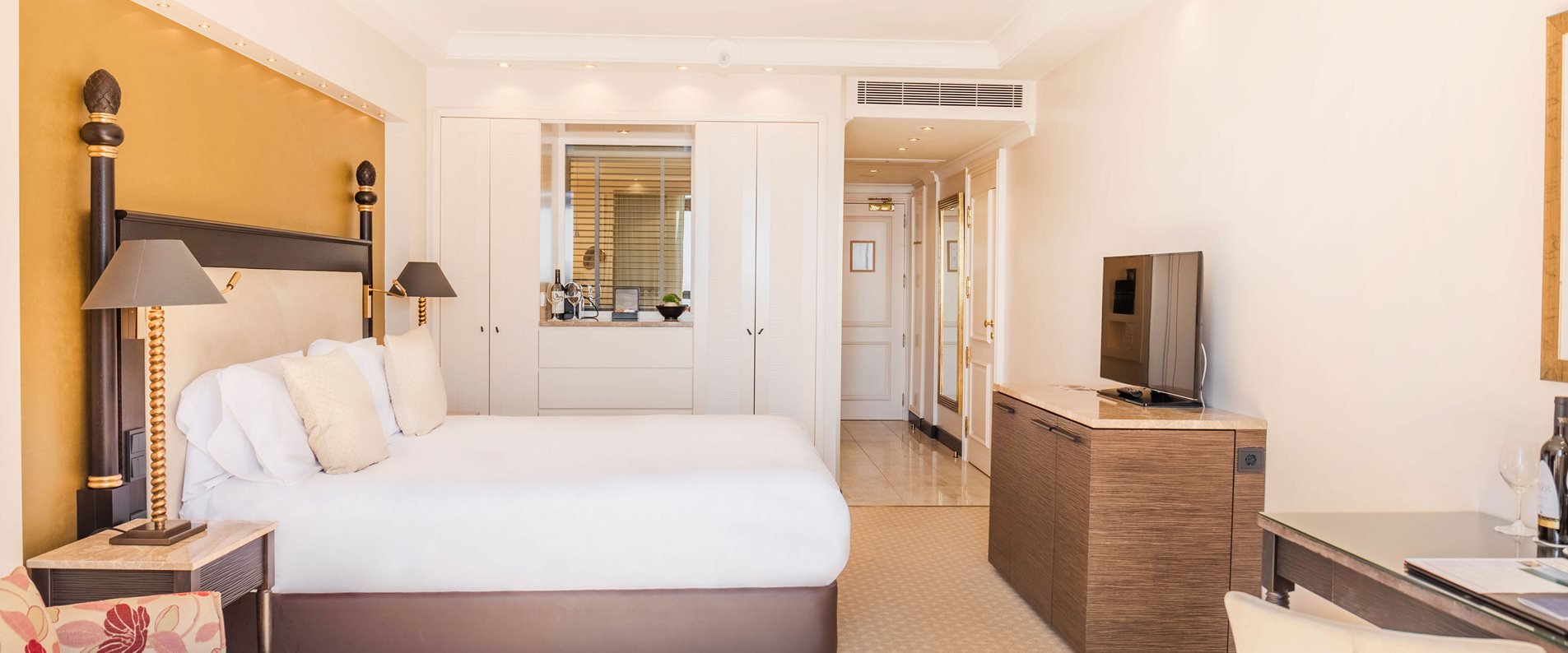 Twin Deluxe with Terrace