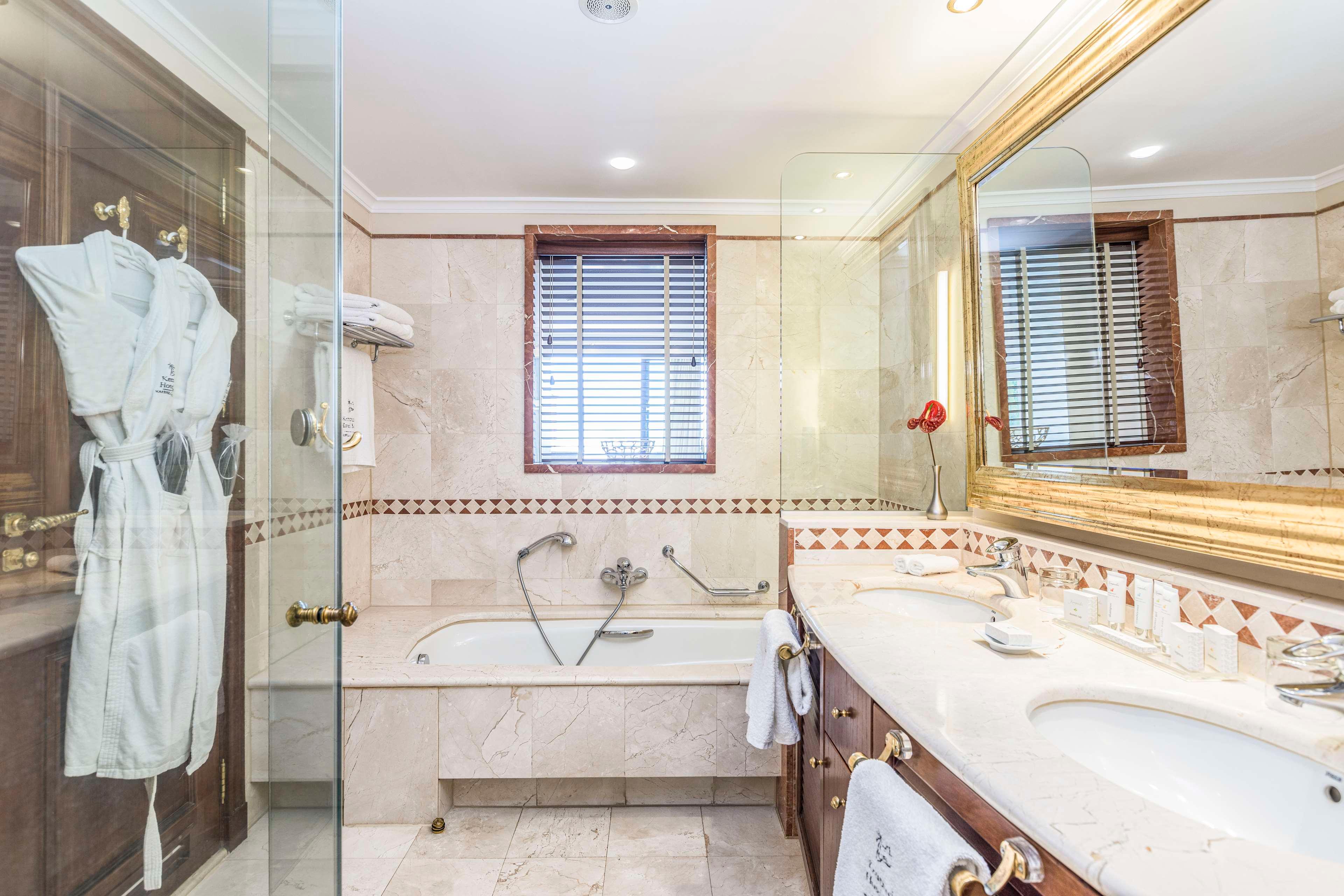 Twin Deluxe with Terrace