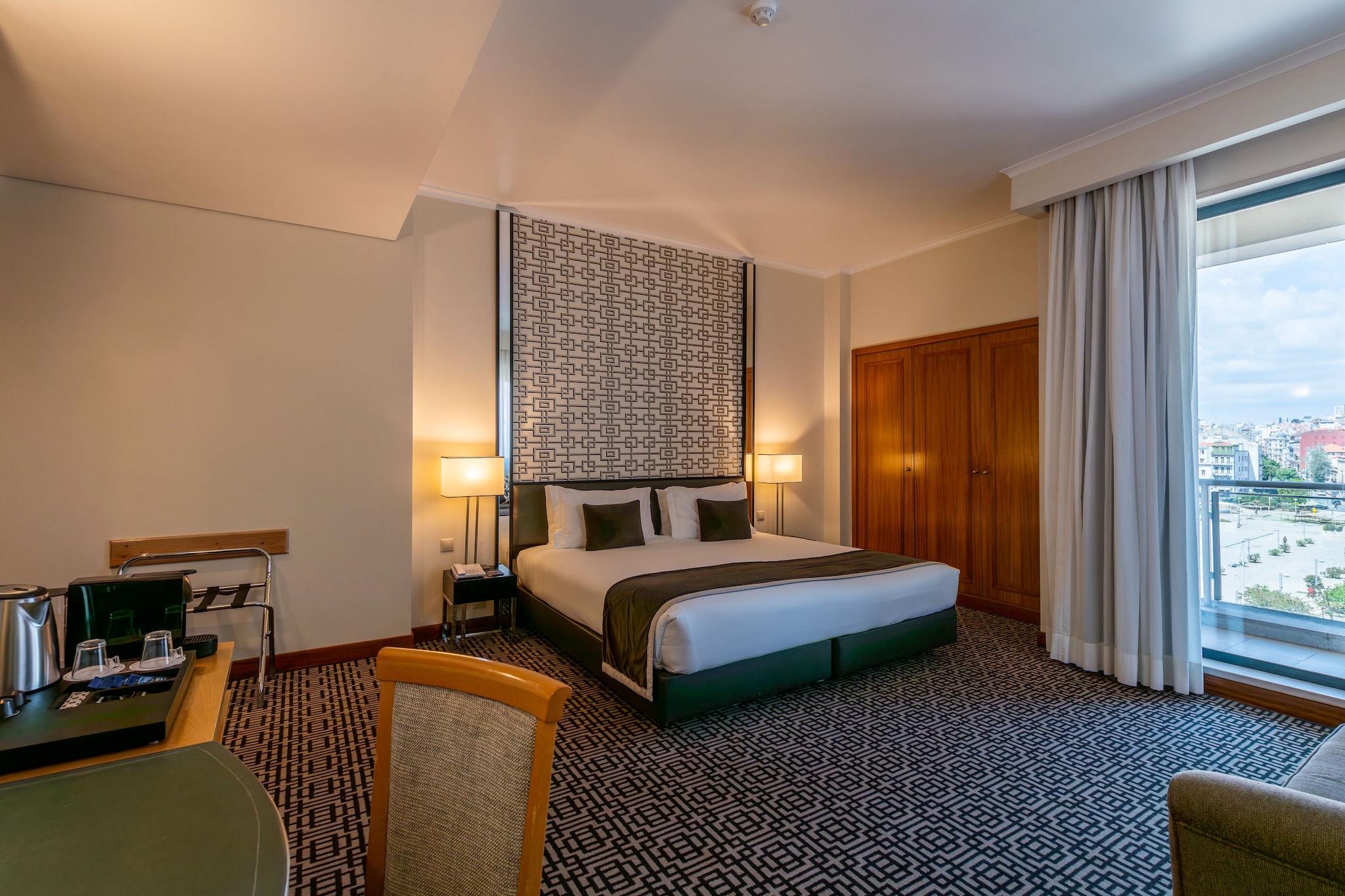 Double or Twin with Double Bed