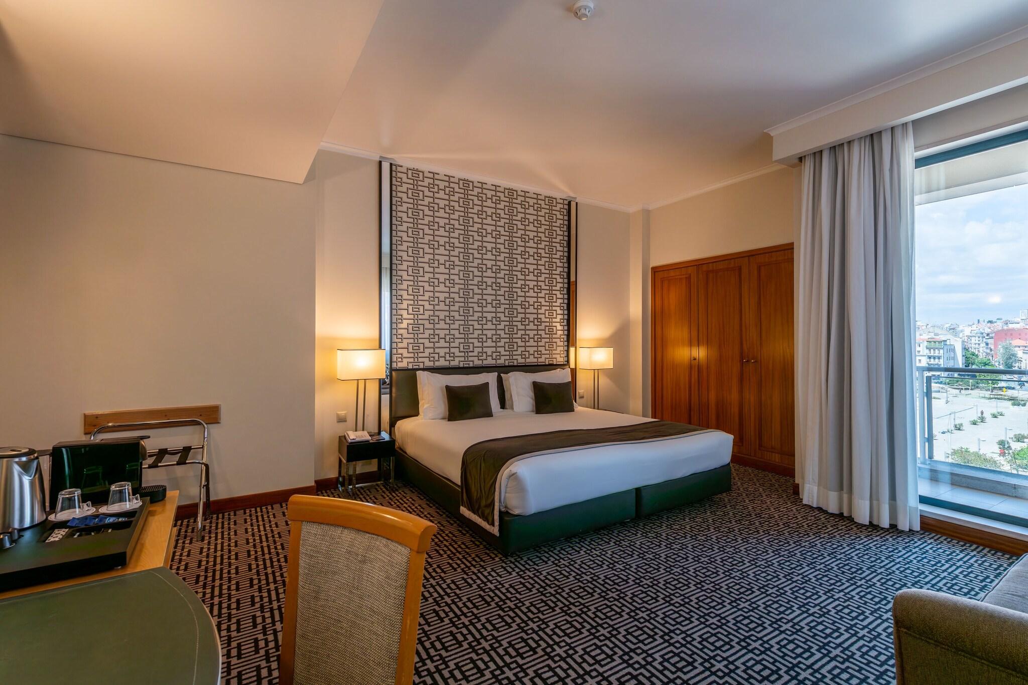 Double or Twin with Double Bed