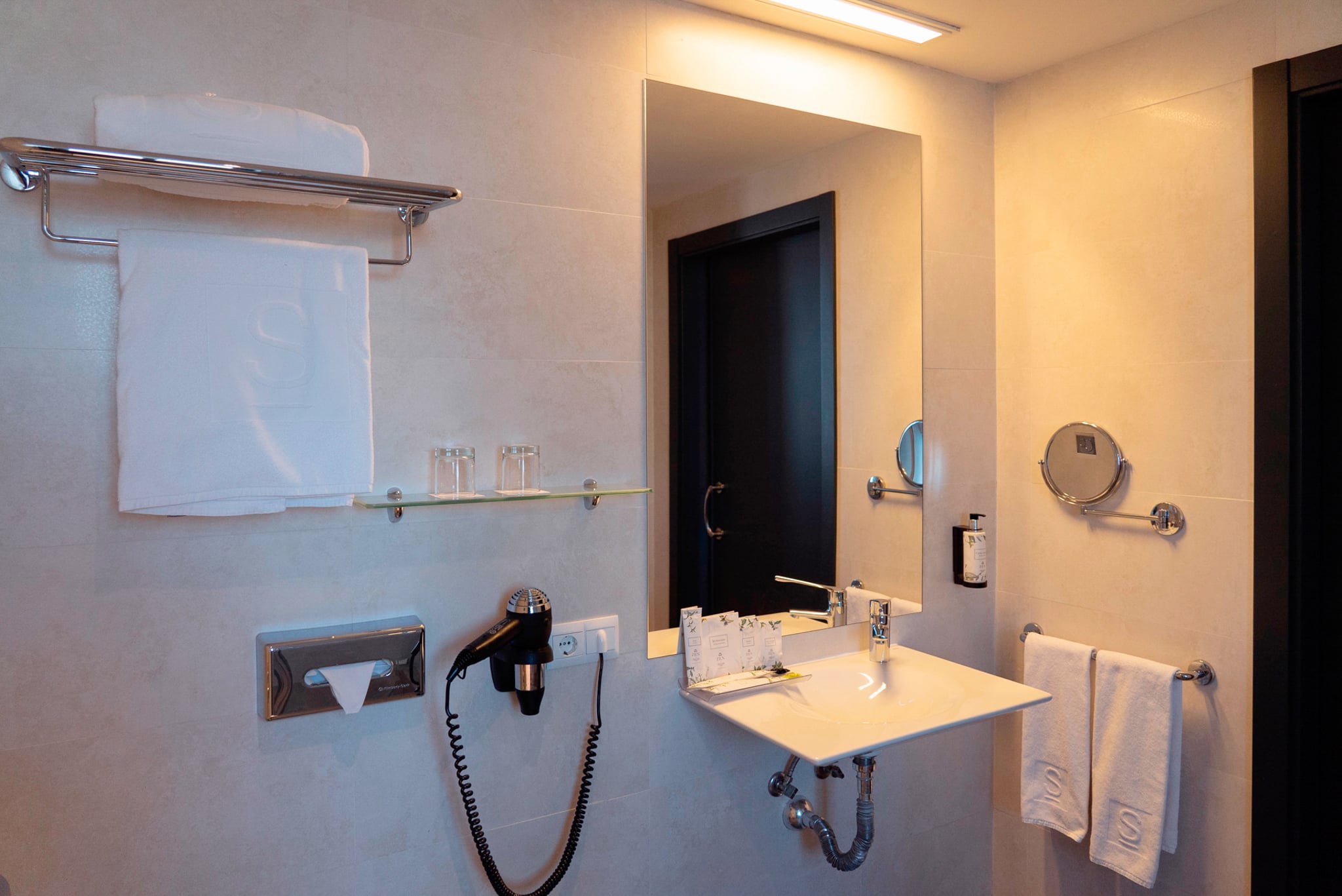 Double Single Classic with Views