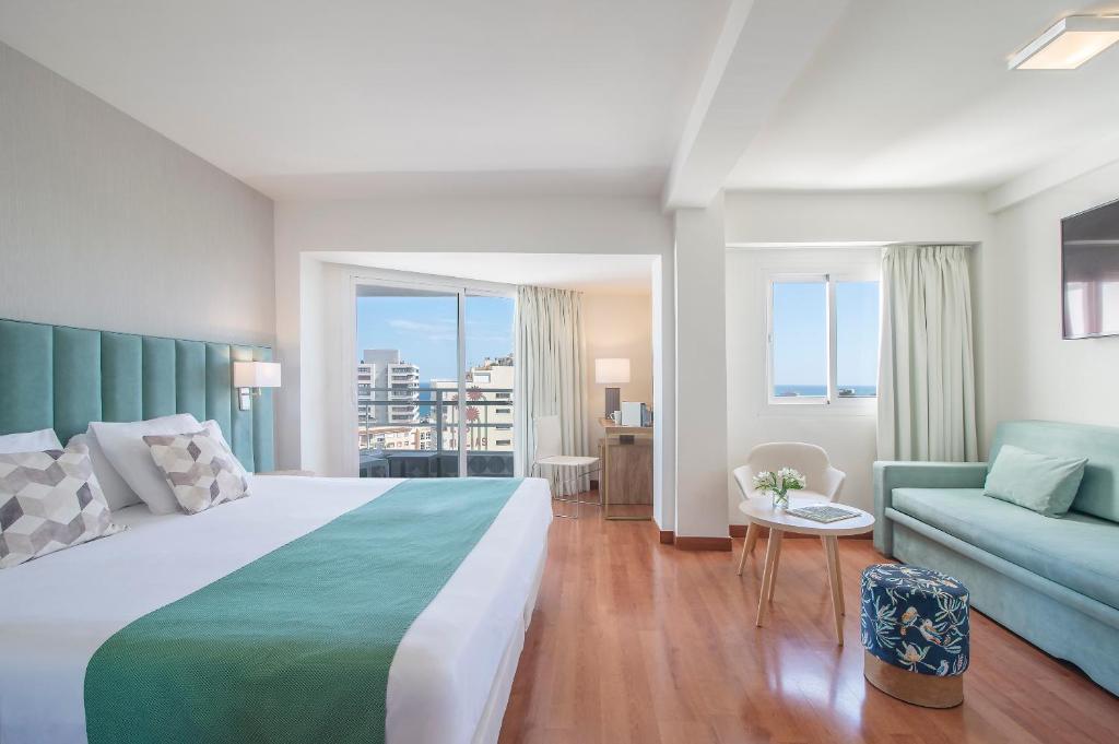 Junior Suite Sea View with Balcony