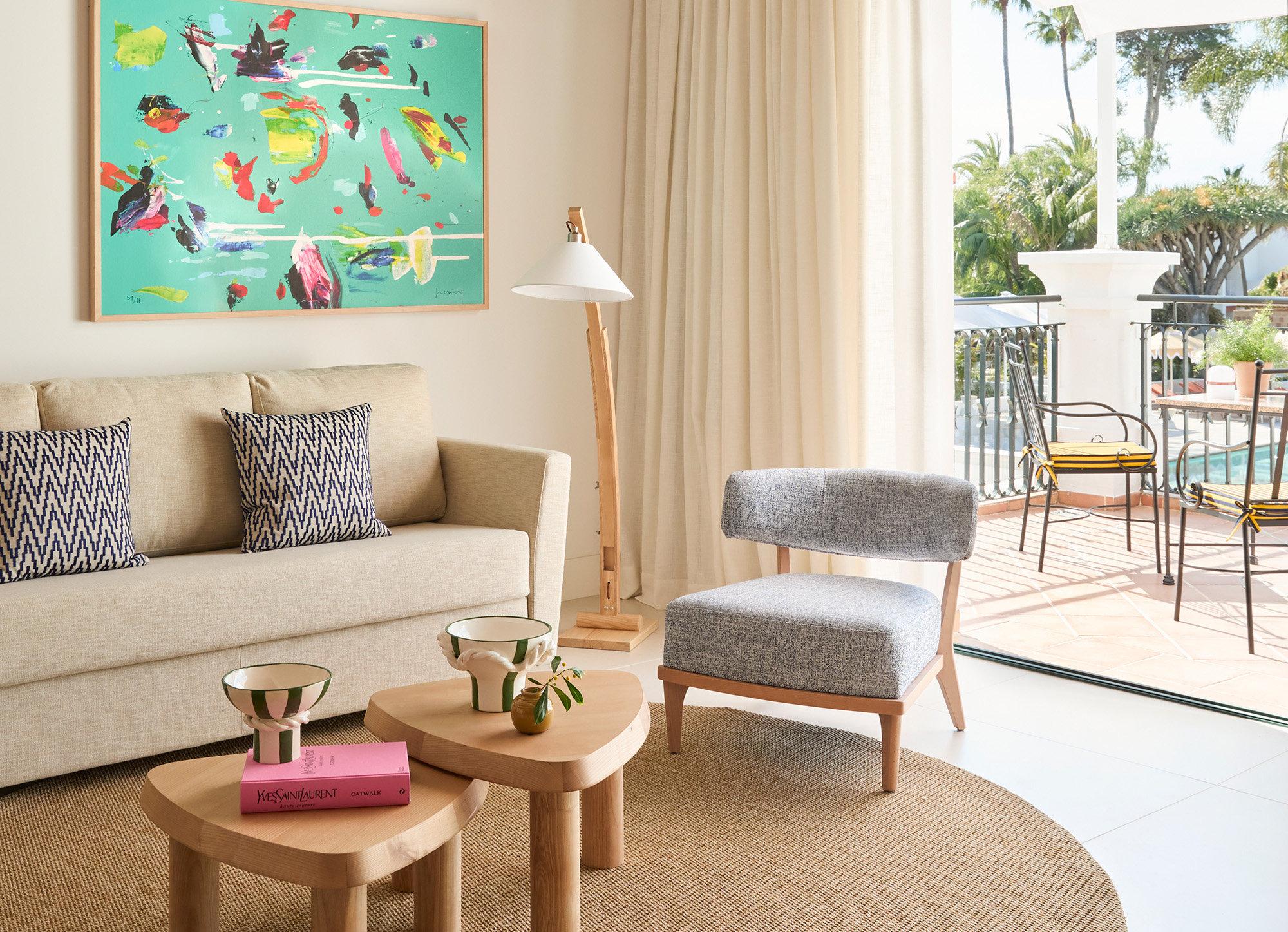 Studio King Size Bed