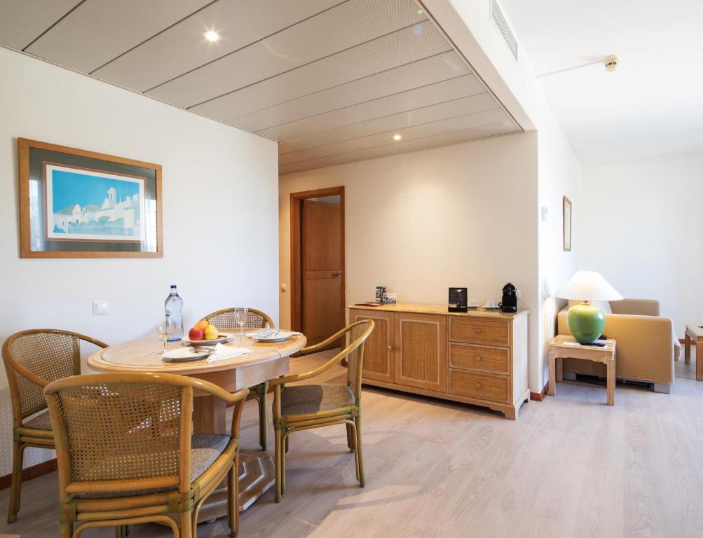 Suite Two Bedrooms One Bathroom