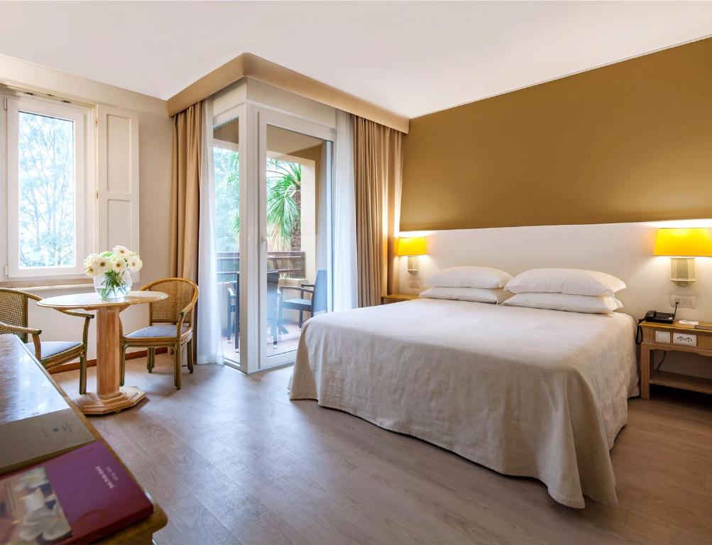 Double or Twin Standard