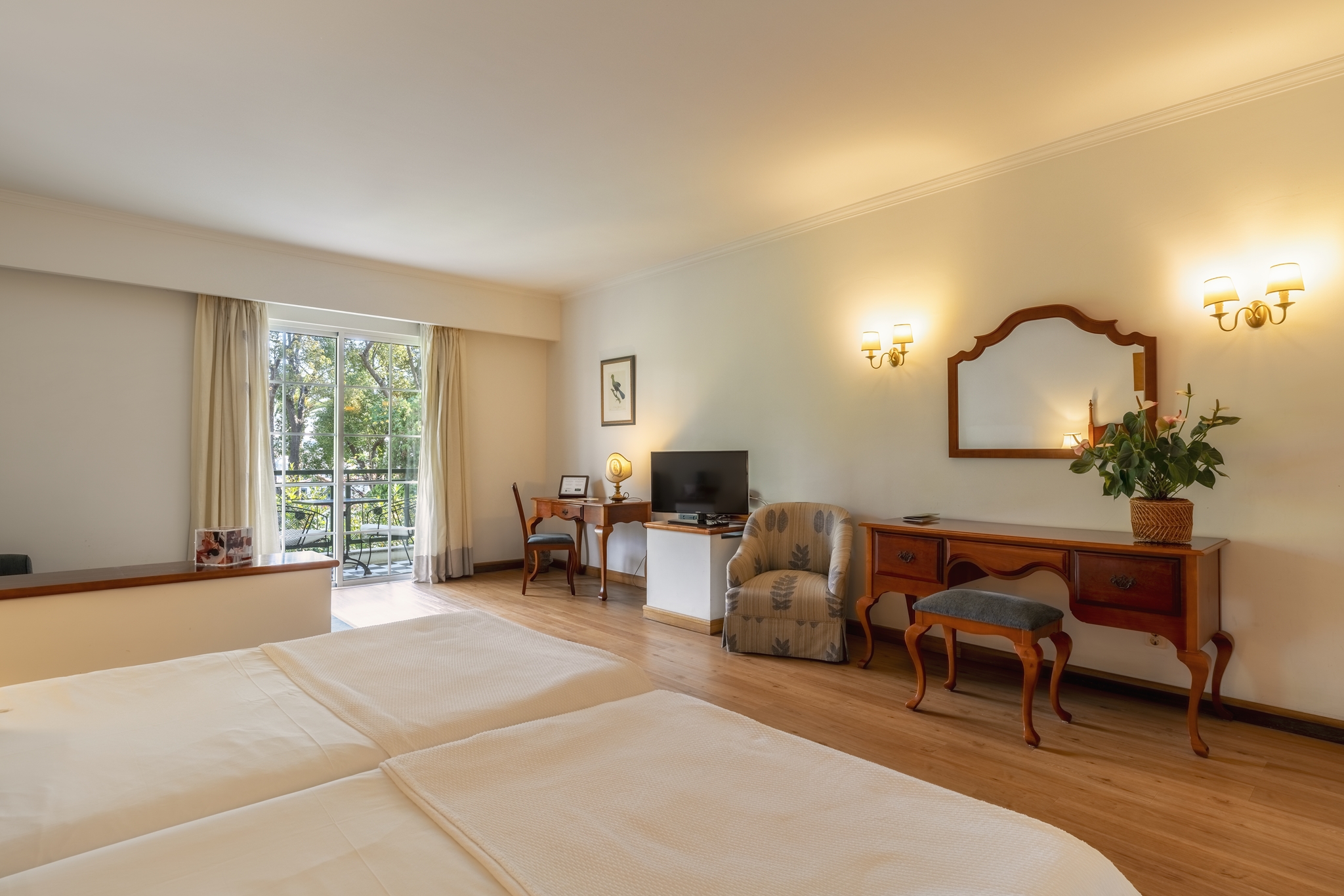 Junior Suite with Balcony