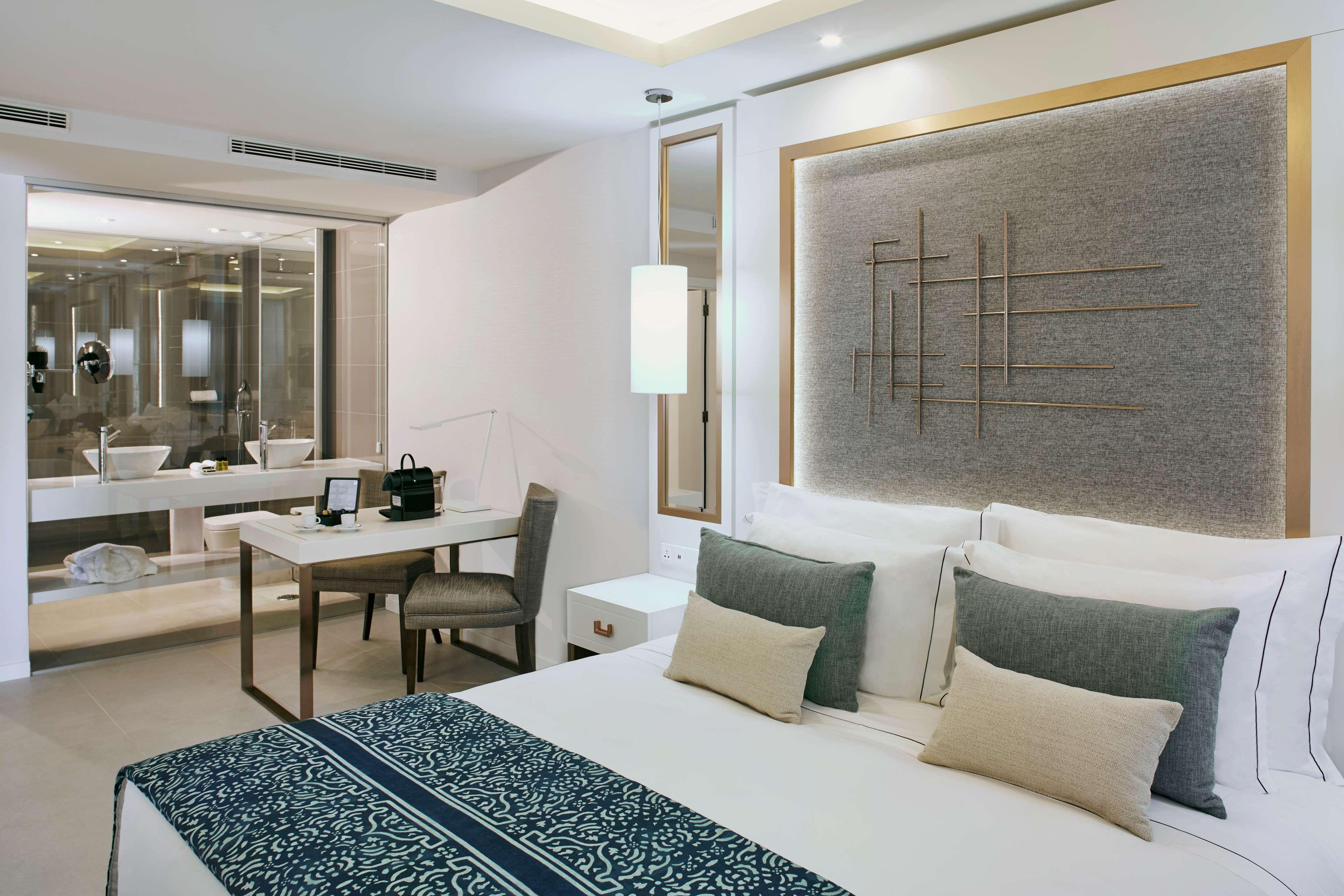 Family Room Deluxe Sea View