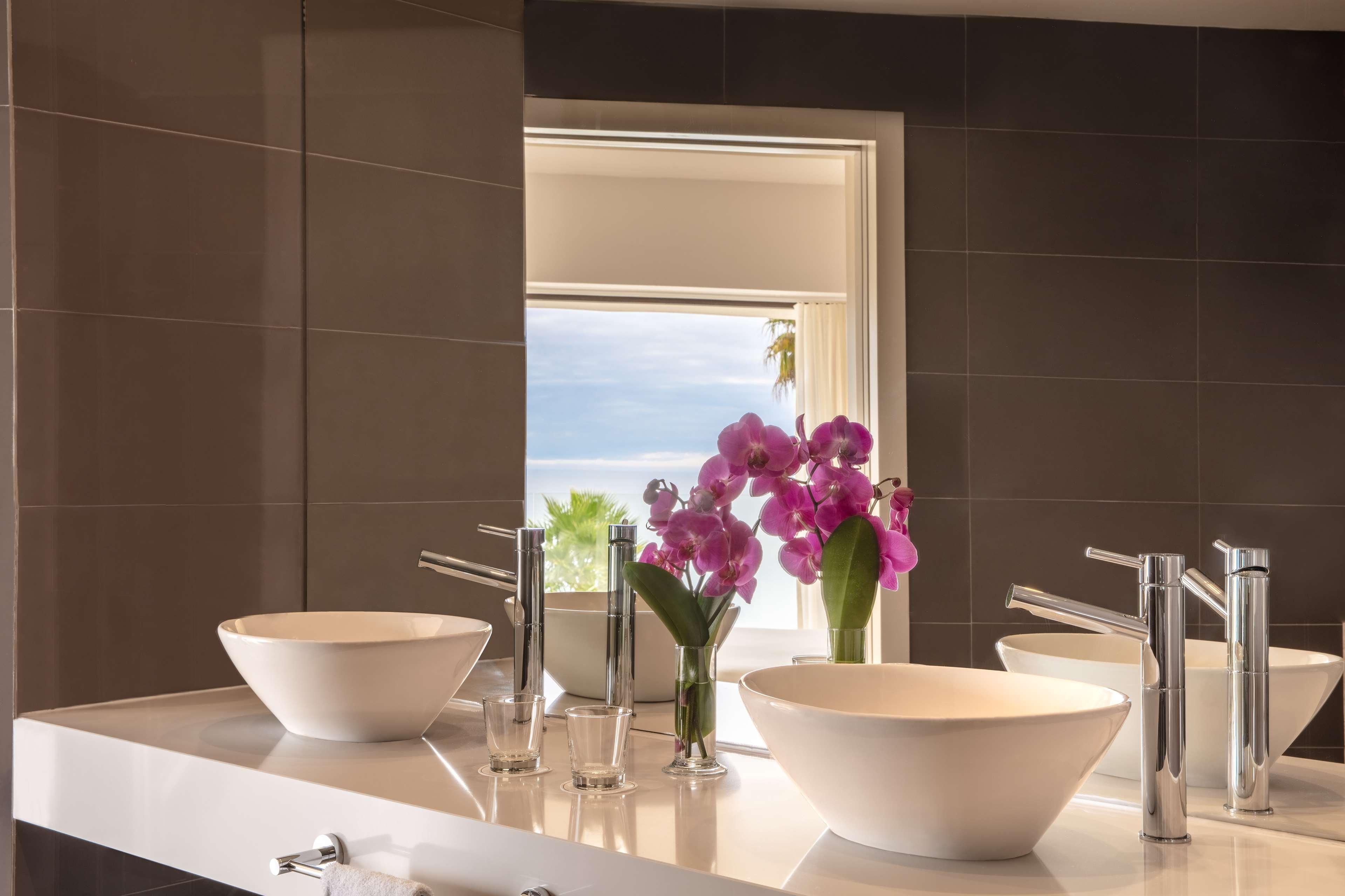 Family Room Deluxe Sea View