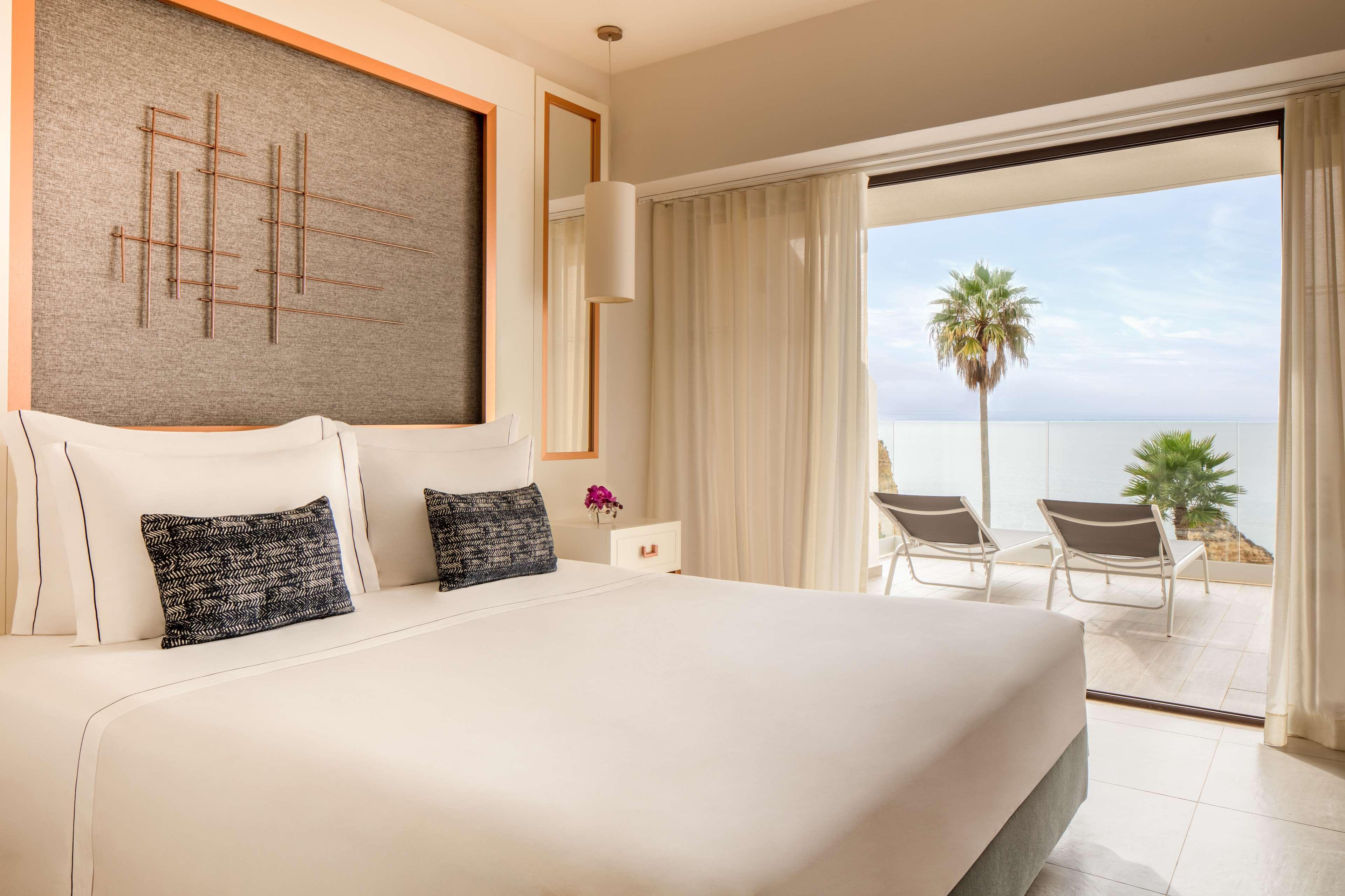 Family Room Deluxe Sea View