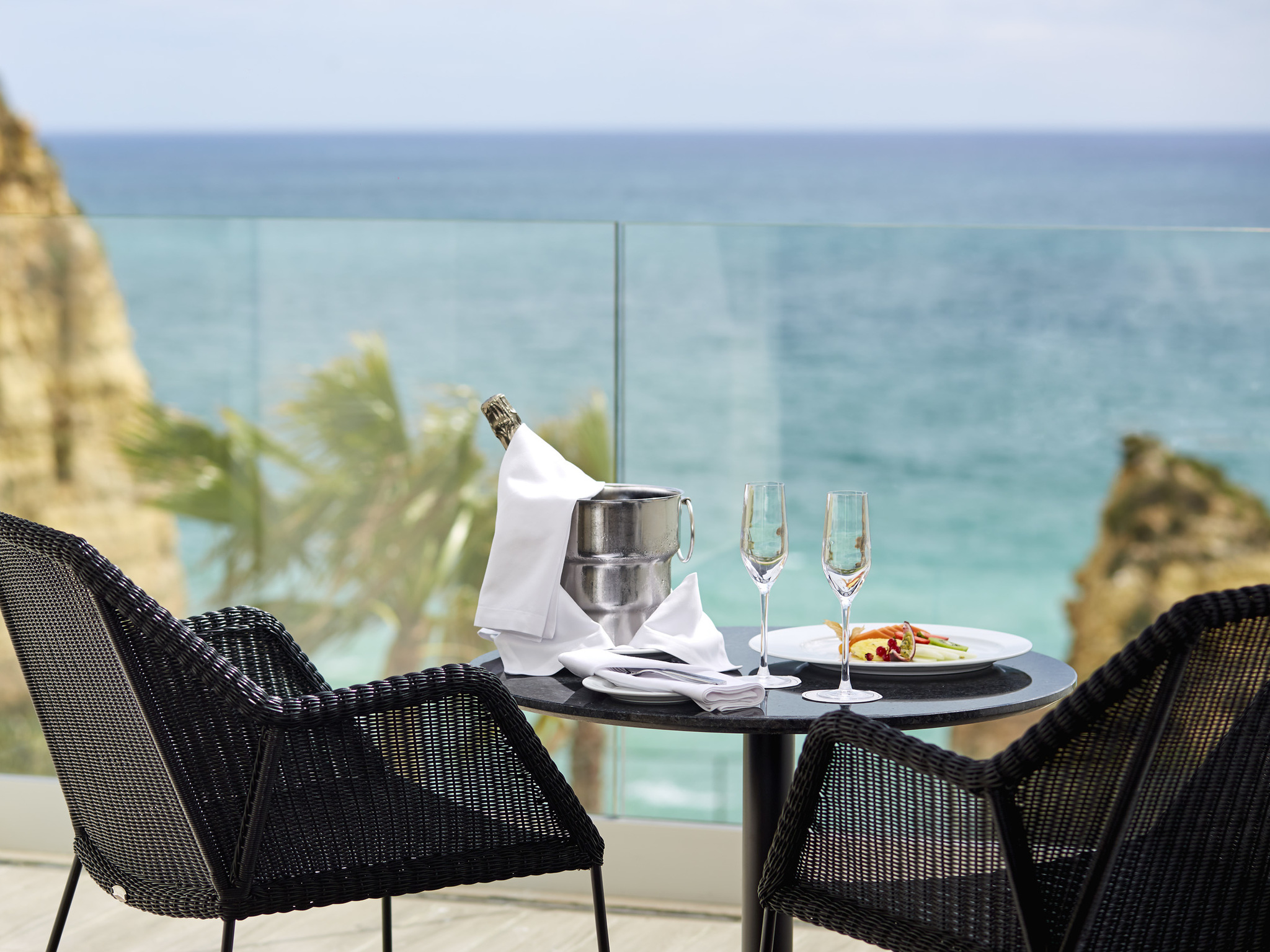 Double or Twin Deluxe Sea View