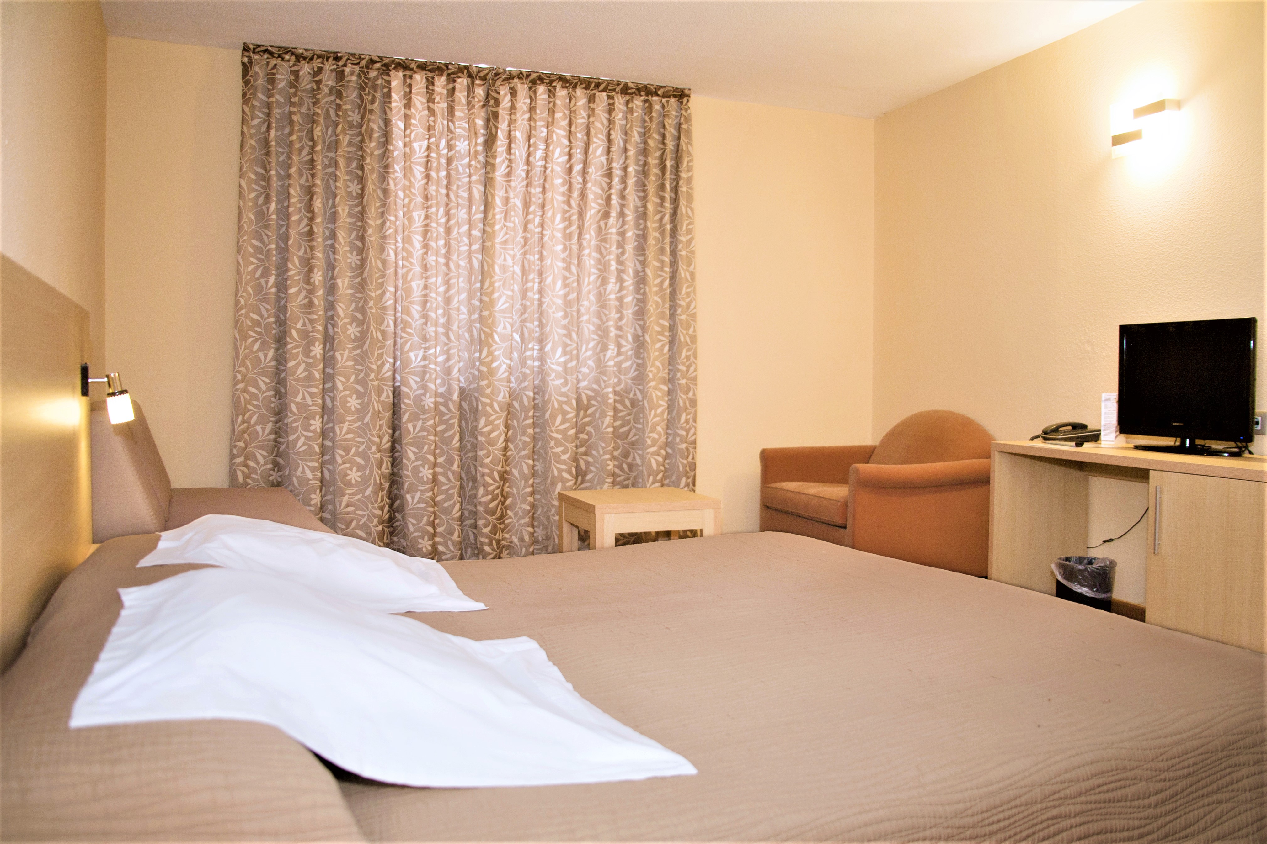 Double or Twin Standard