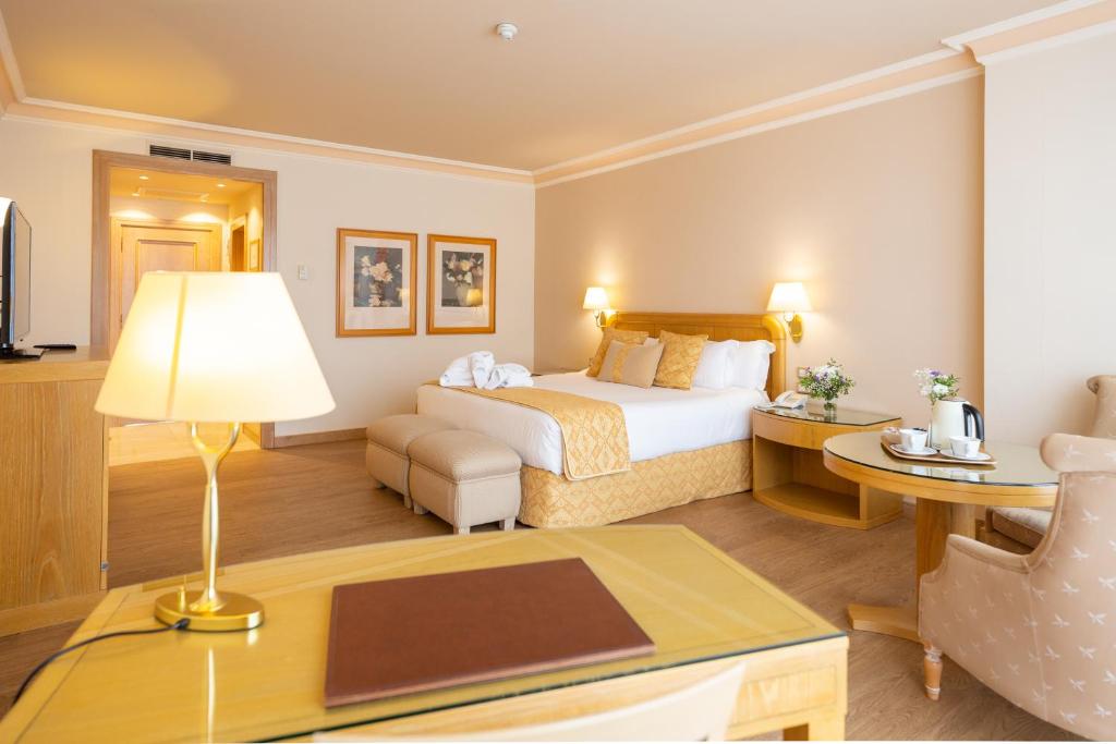 Double or Twin Deluxe