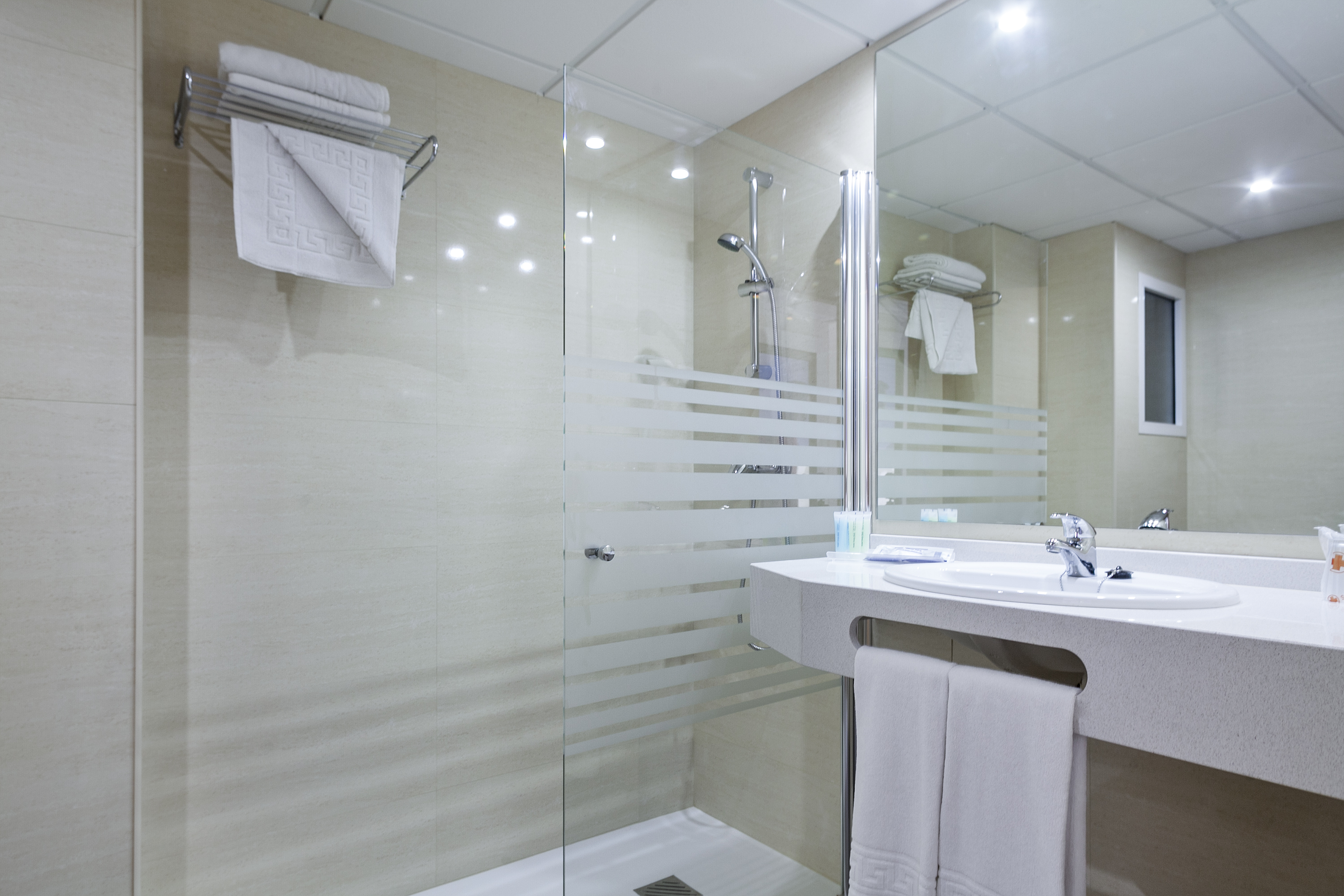 Double or Twin Capacity 4