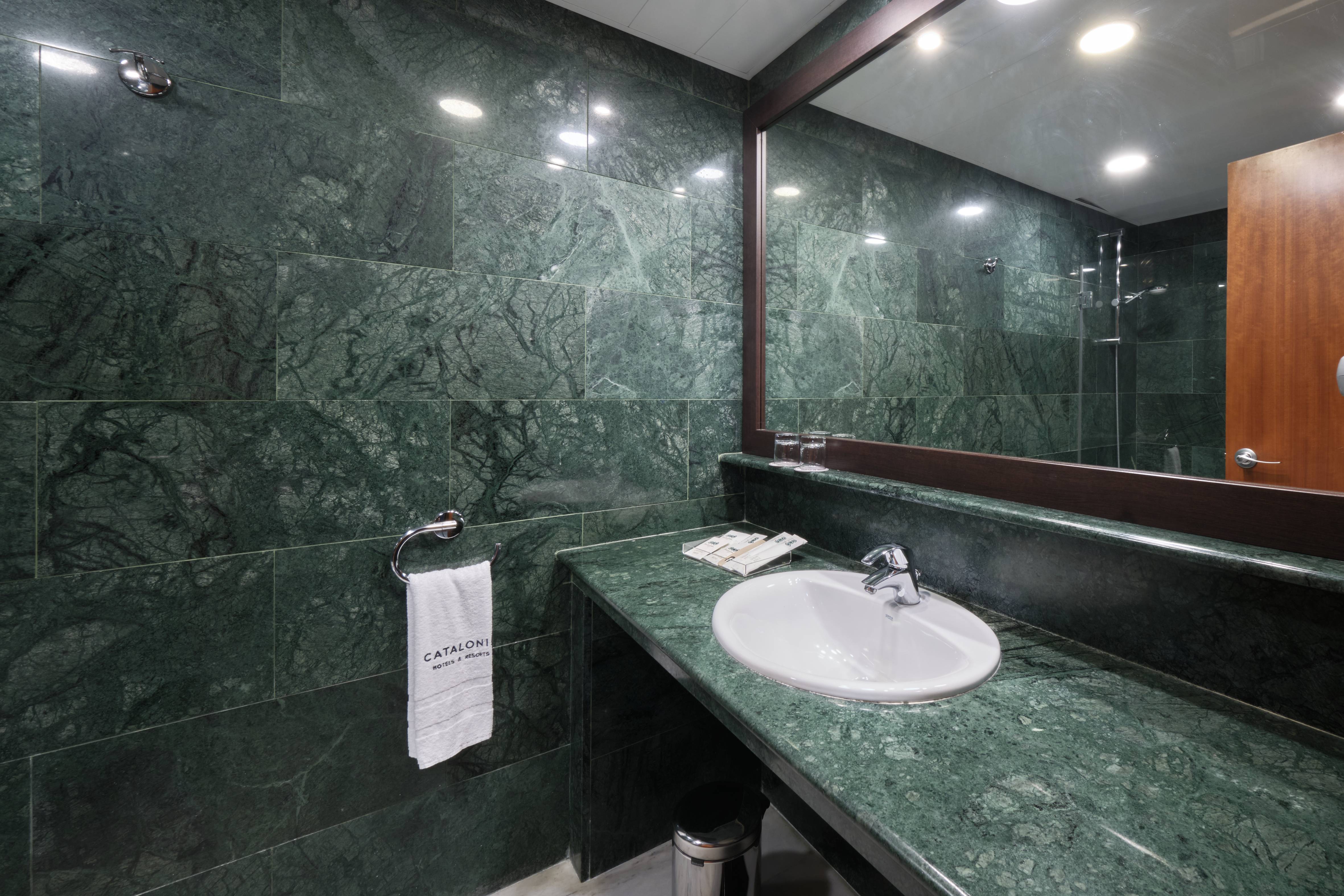 Double Single Premium