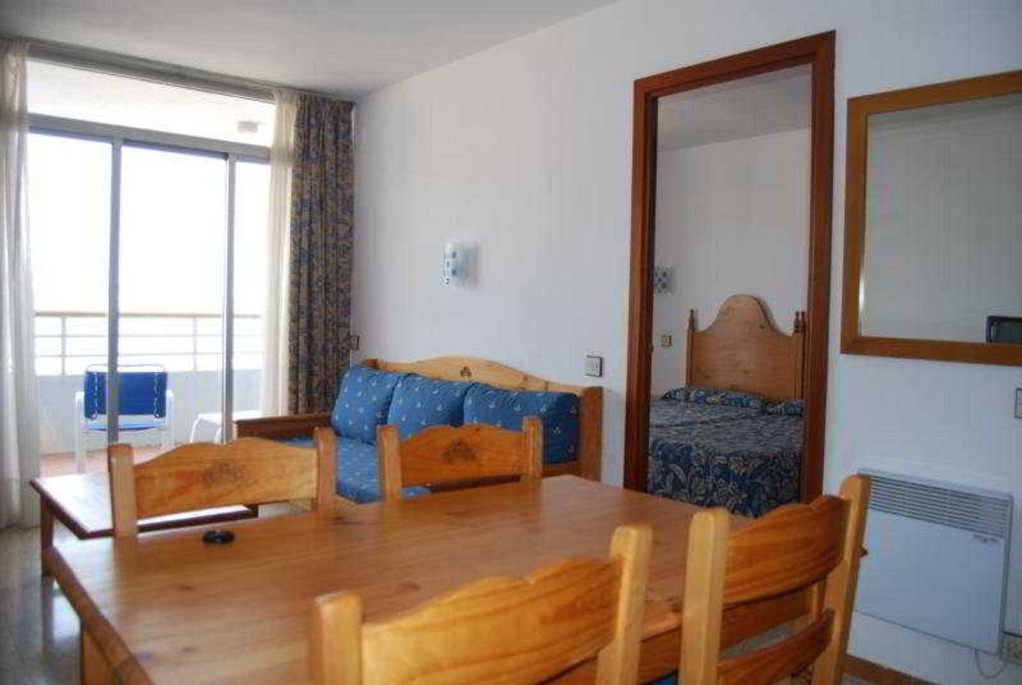 Apartment Capacity 4