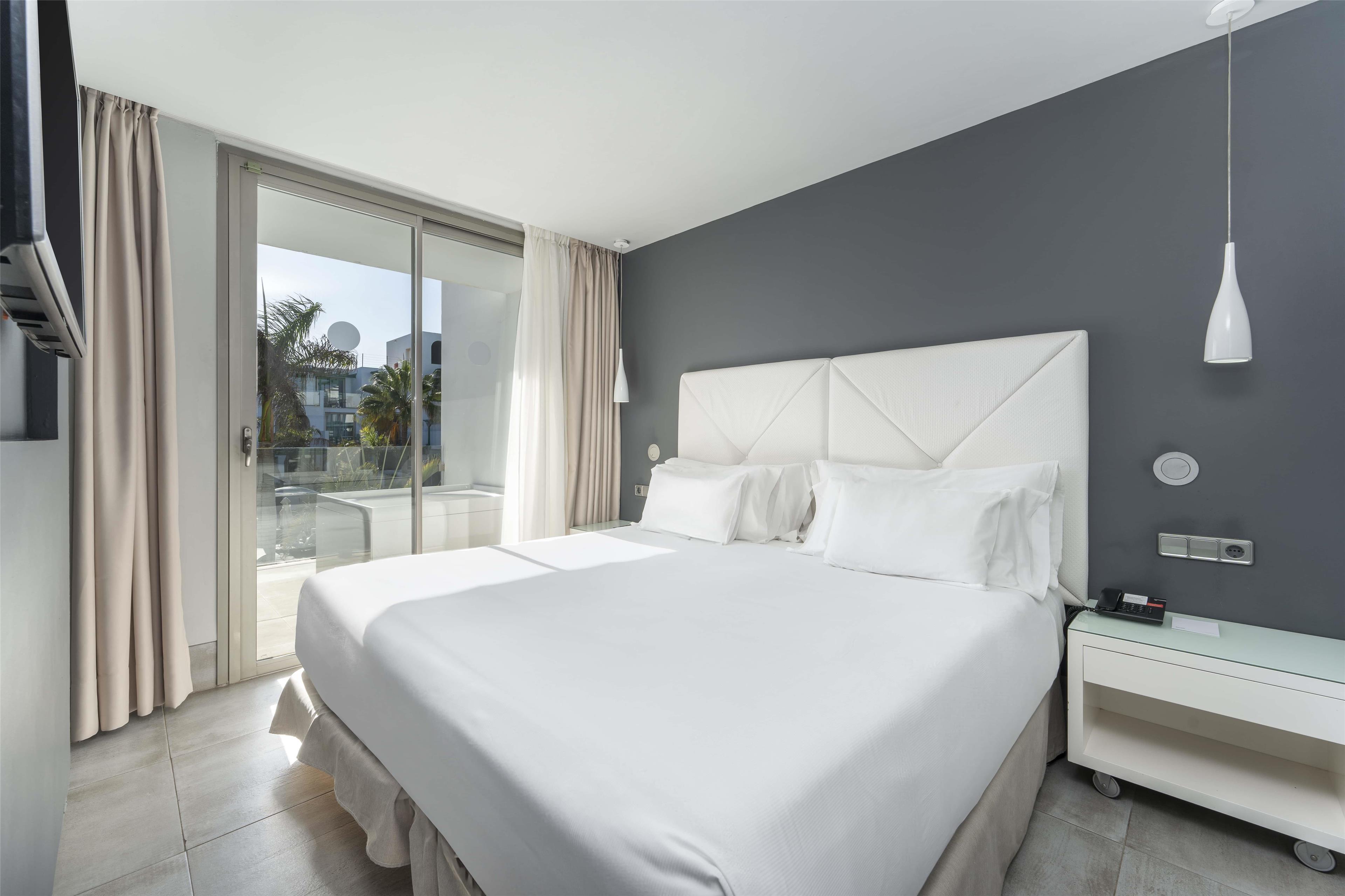 Double or Twin Deluxe