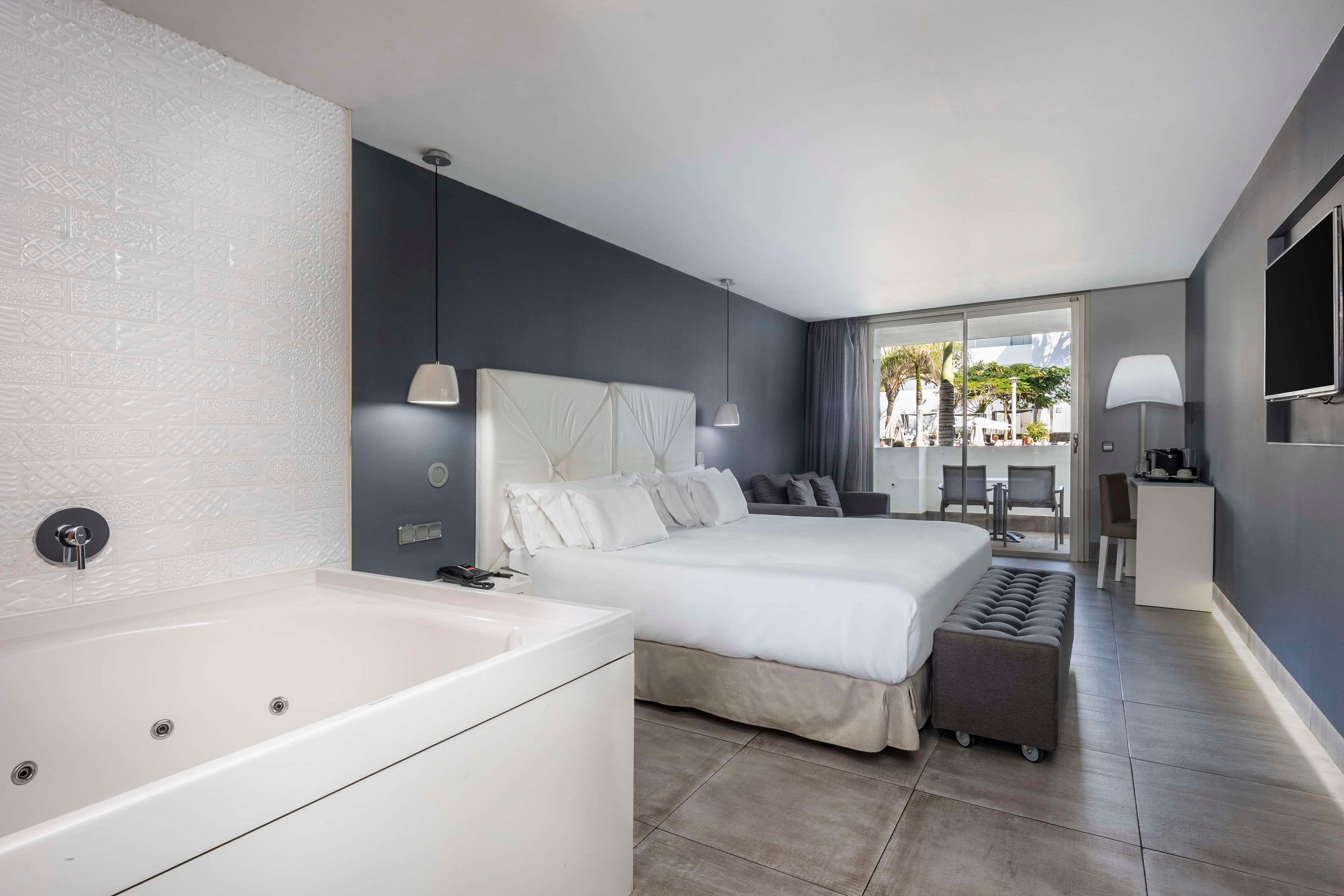 Double or Twin Deluxe