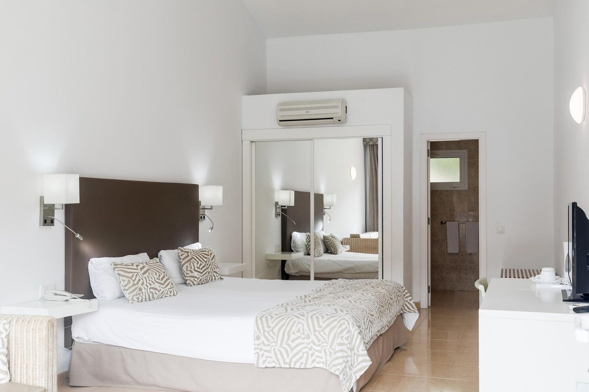 Junior Suite Pool View